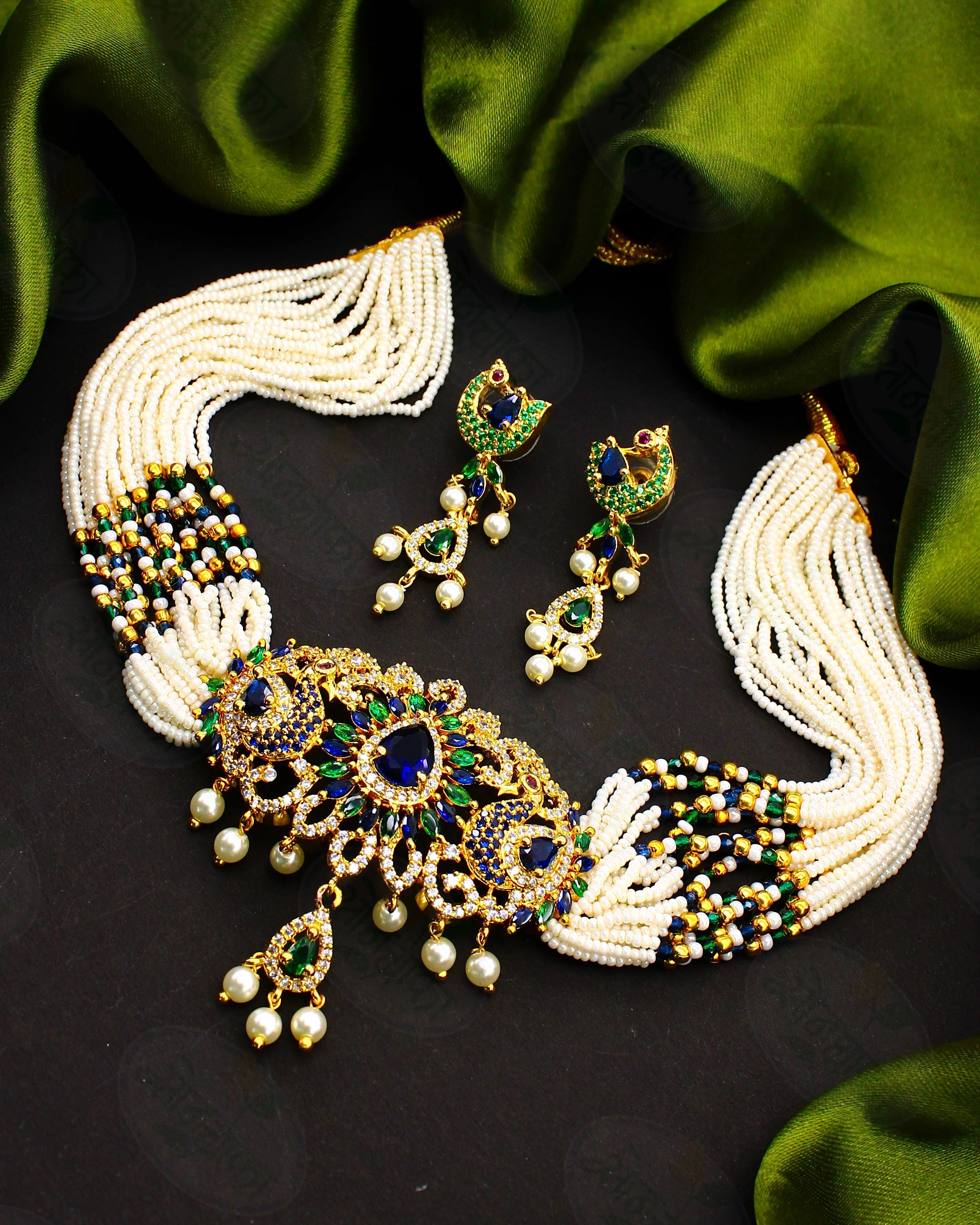 LUXURIOUS PEARL NECKLACE - Image 4