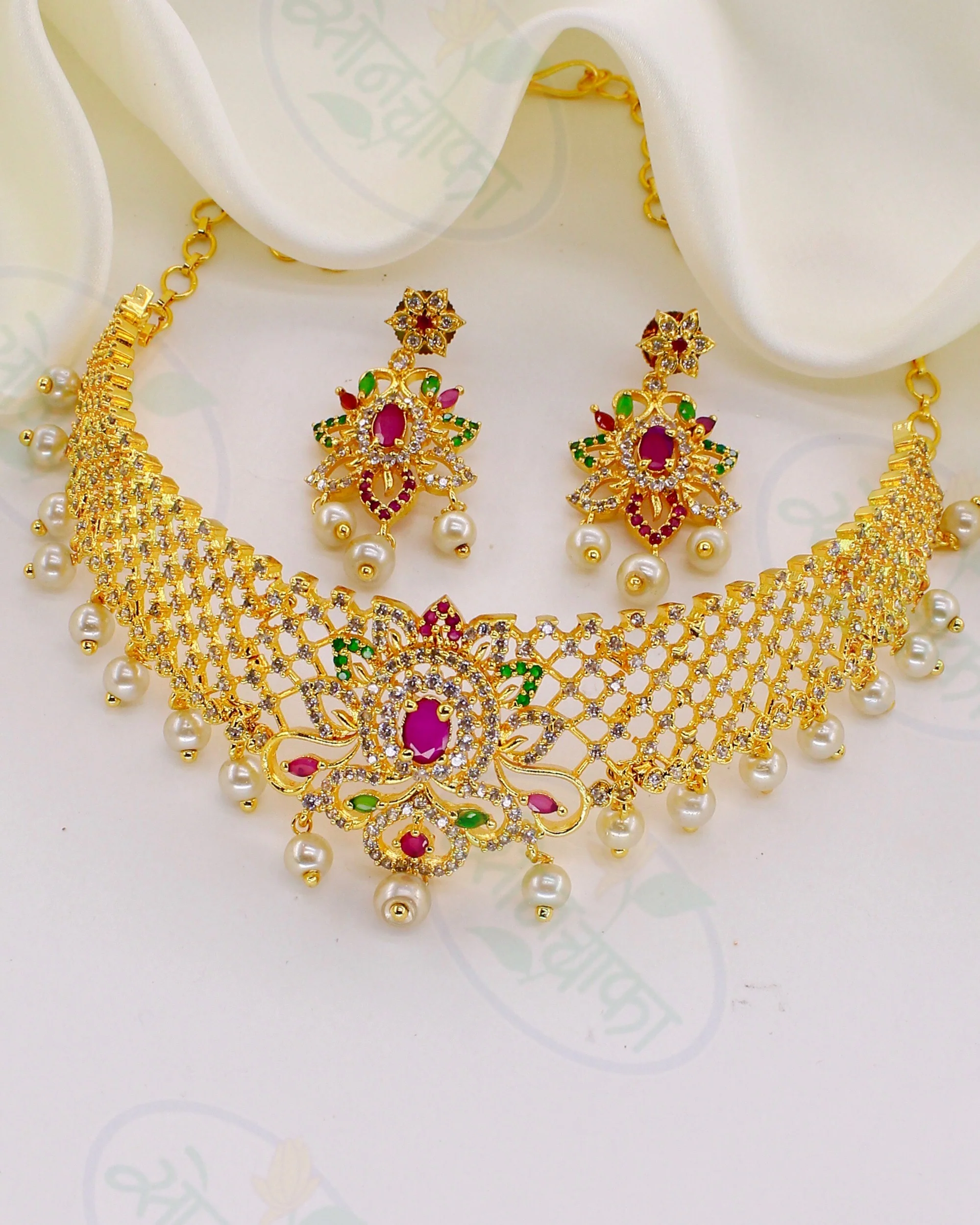 STUNNING PEARL & DIAMOND NECKLACE - Image 2