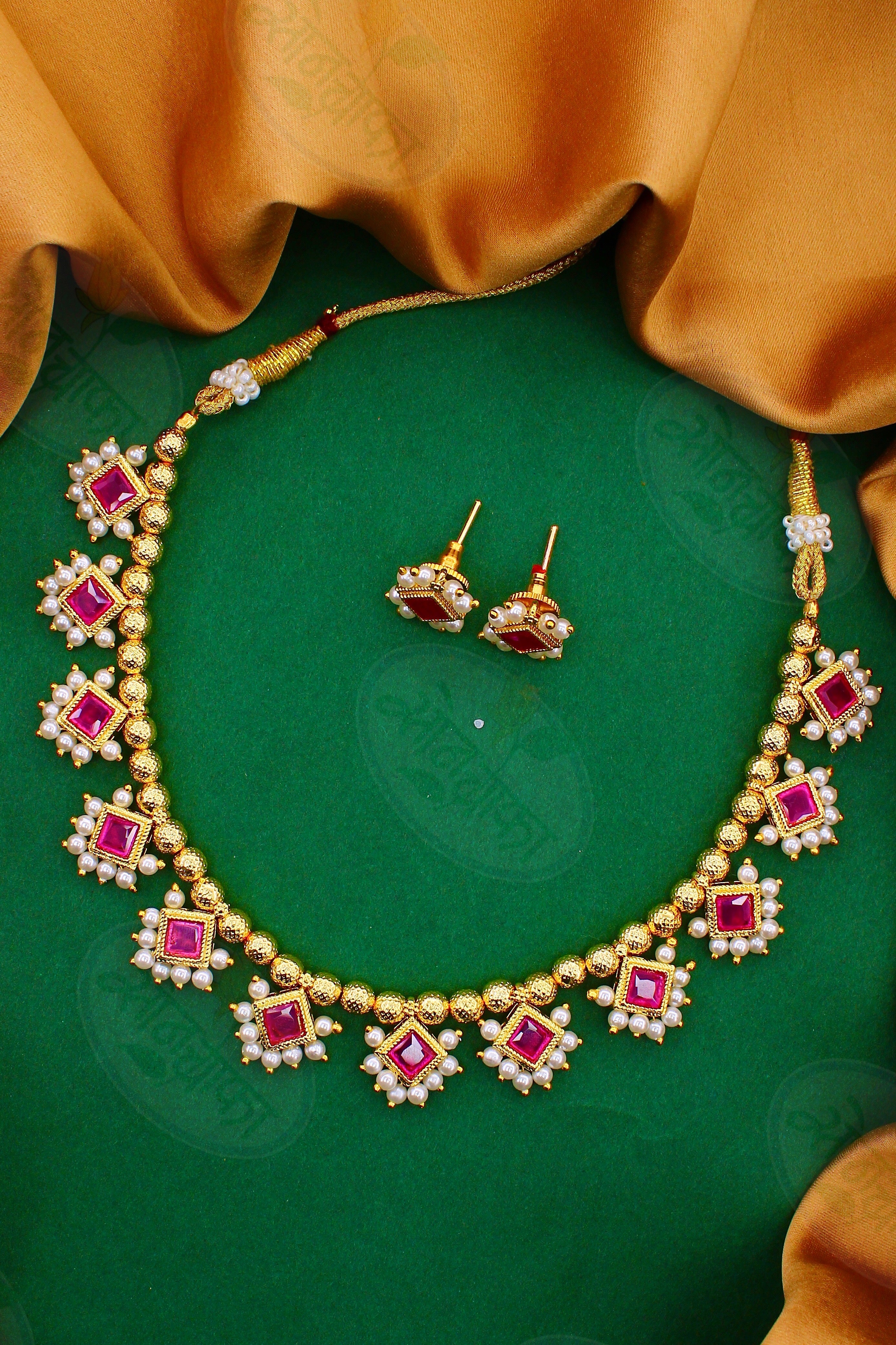 SHIMMERING SQUARE DESIGNER PEARL NECKLACE - Image 2