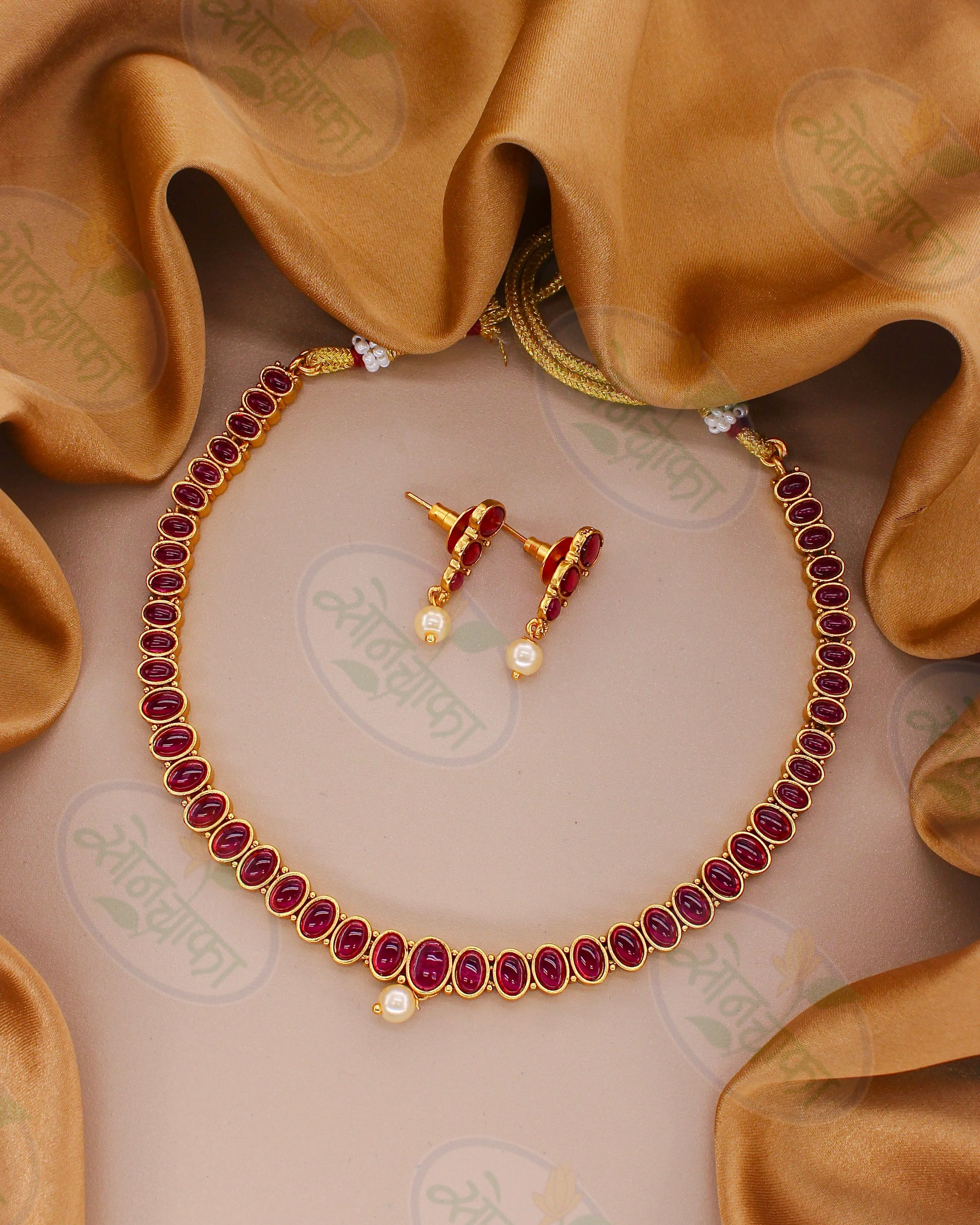 ANTIQUE MULTI COLOUR NECKLACE