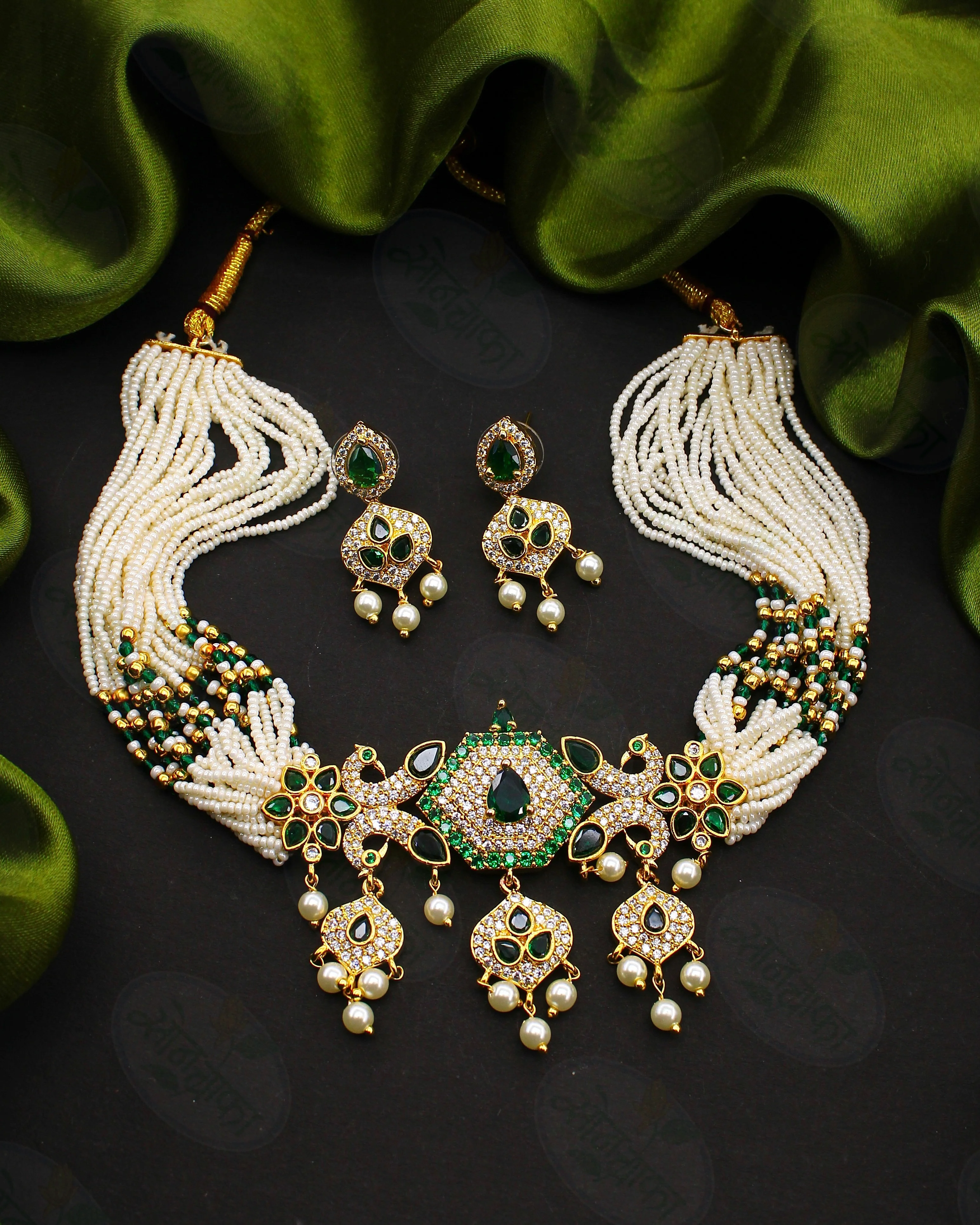 IMPRESSIVE MOTI NECKLACE - Image 3