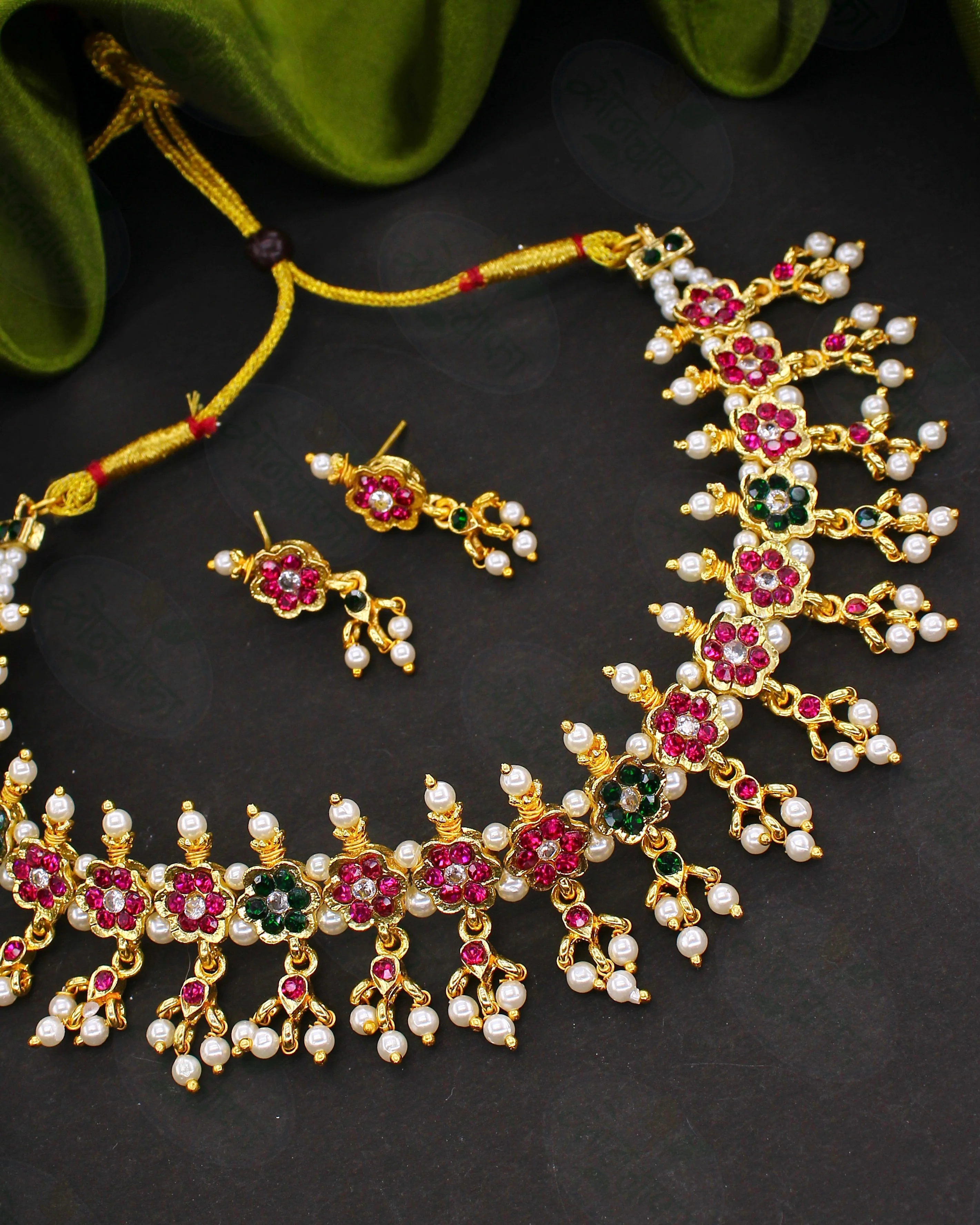 FLOWERET MOTI NECKLACE - Image 3