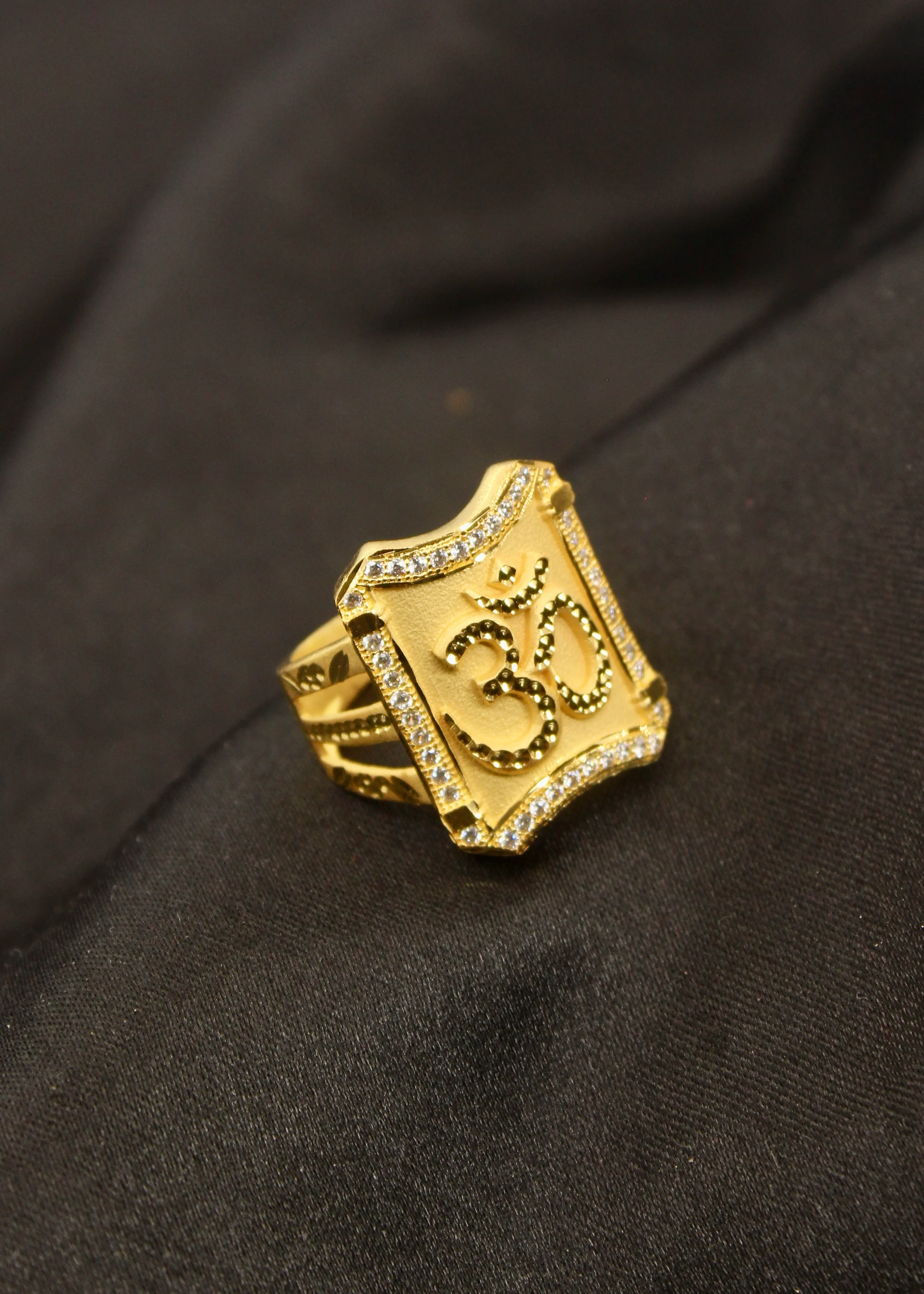 ROYAL GOLD PLATED MEN'S RING - Image 4