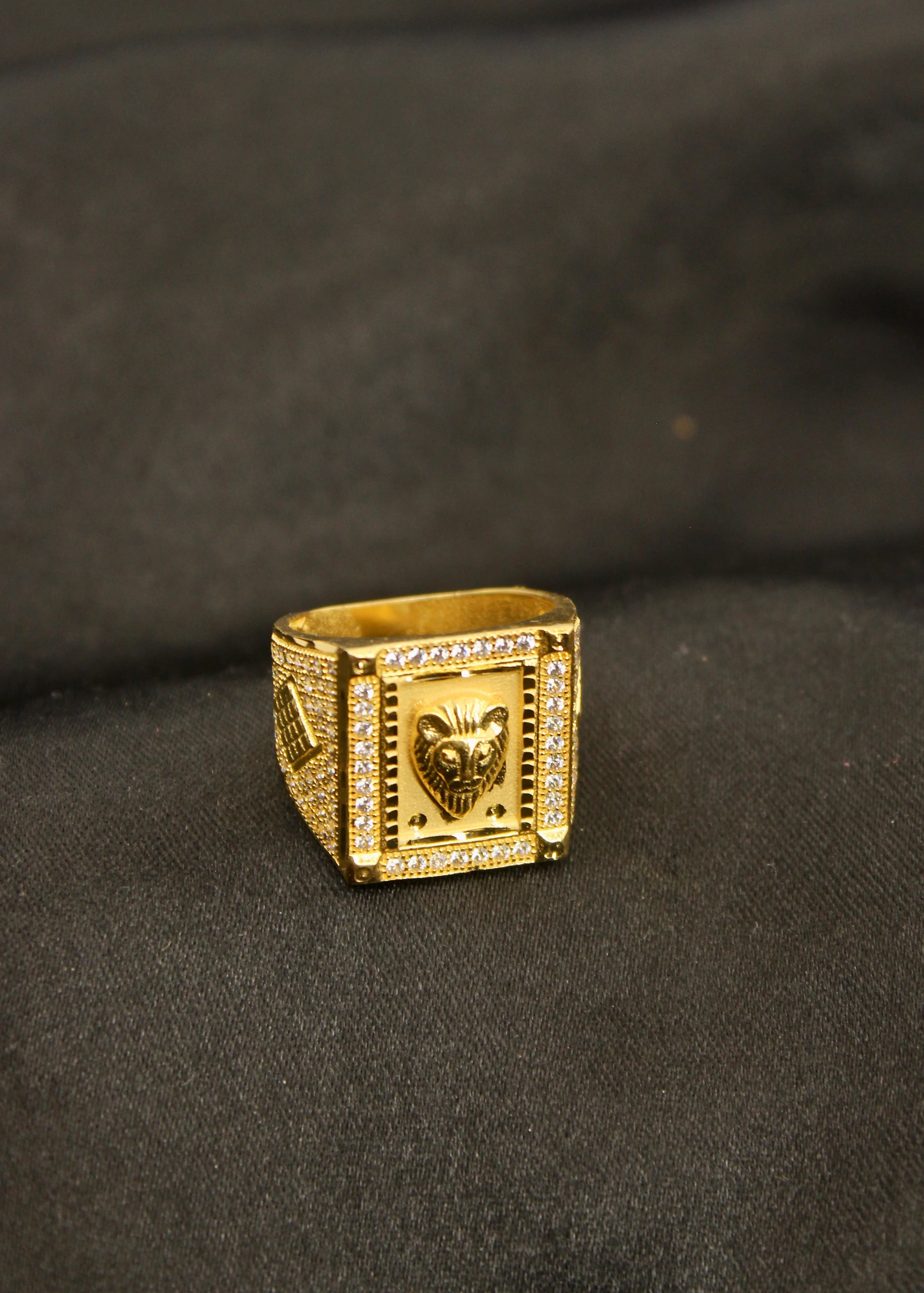 DELIGHT GOLDEN MEN'S RING - Image 2