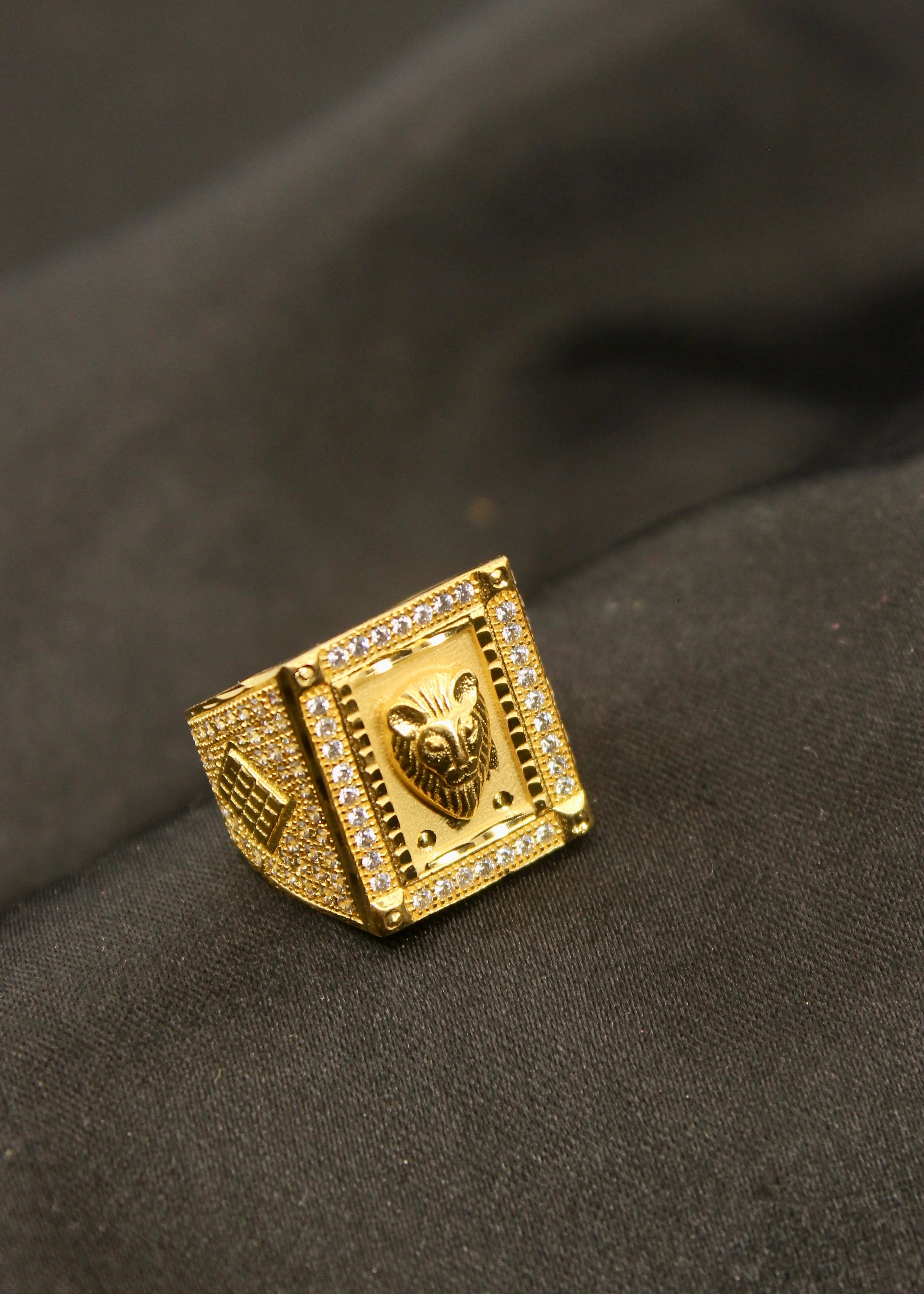 DELIGHT GOLDEN MEN'S RING - Image 3