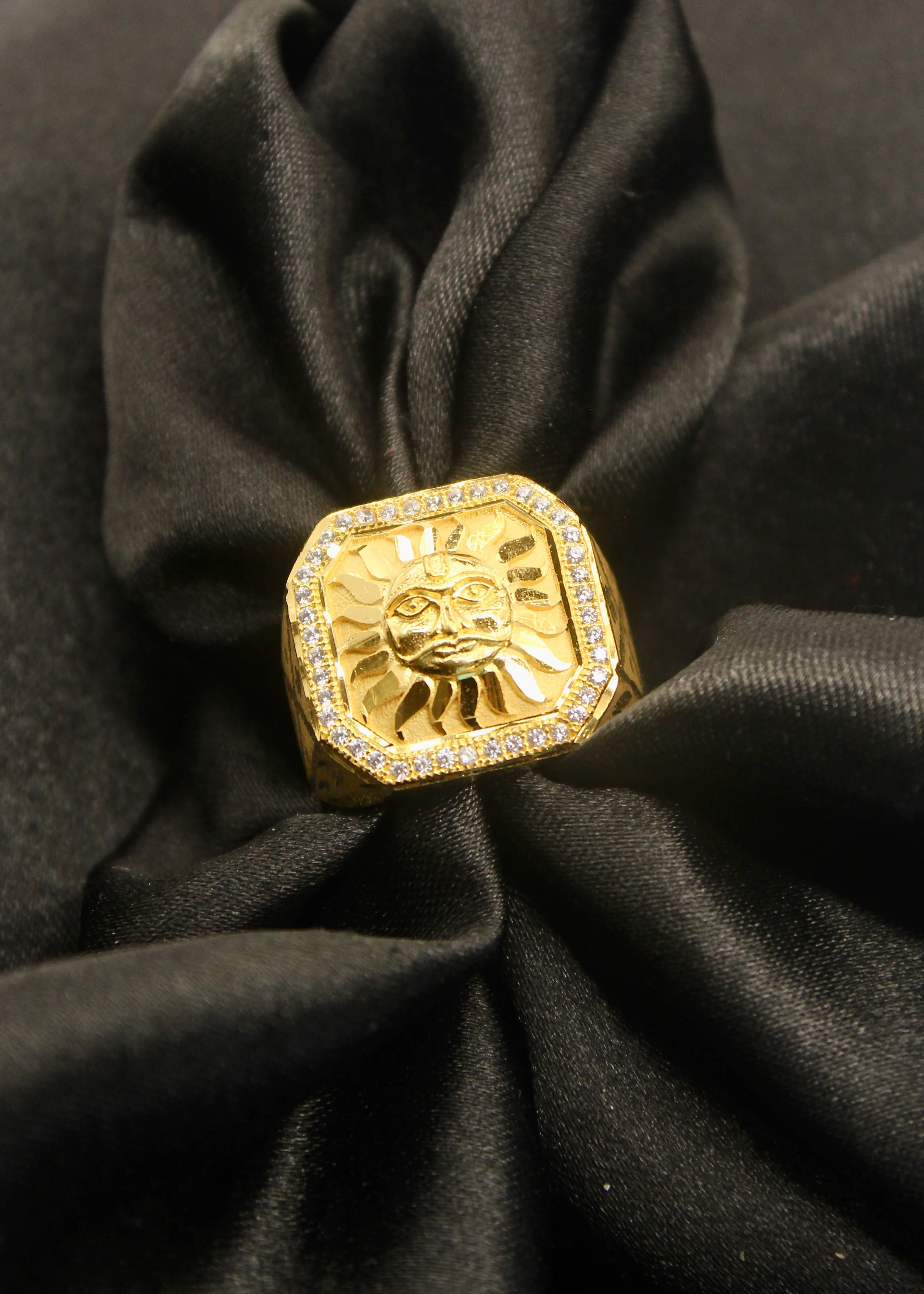 SQUARE DESIGNER GOLDEN RING
