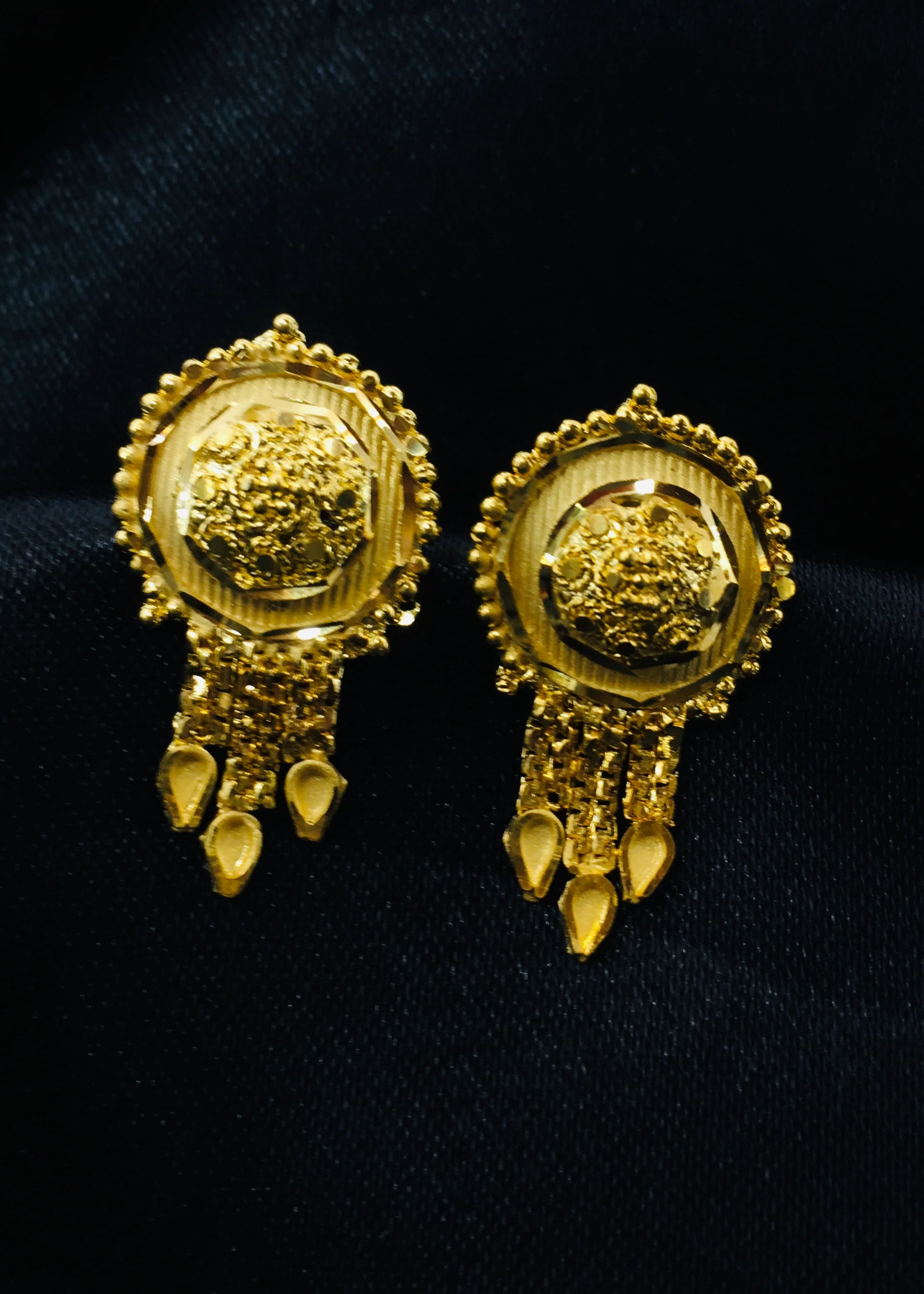CIRCULAR GOLD PLATED EARRINGS - Image 3