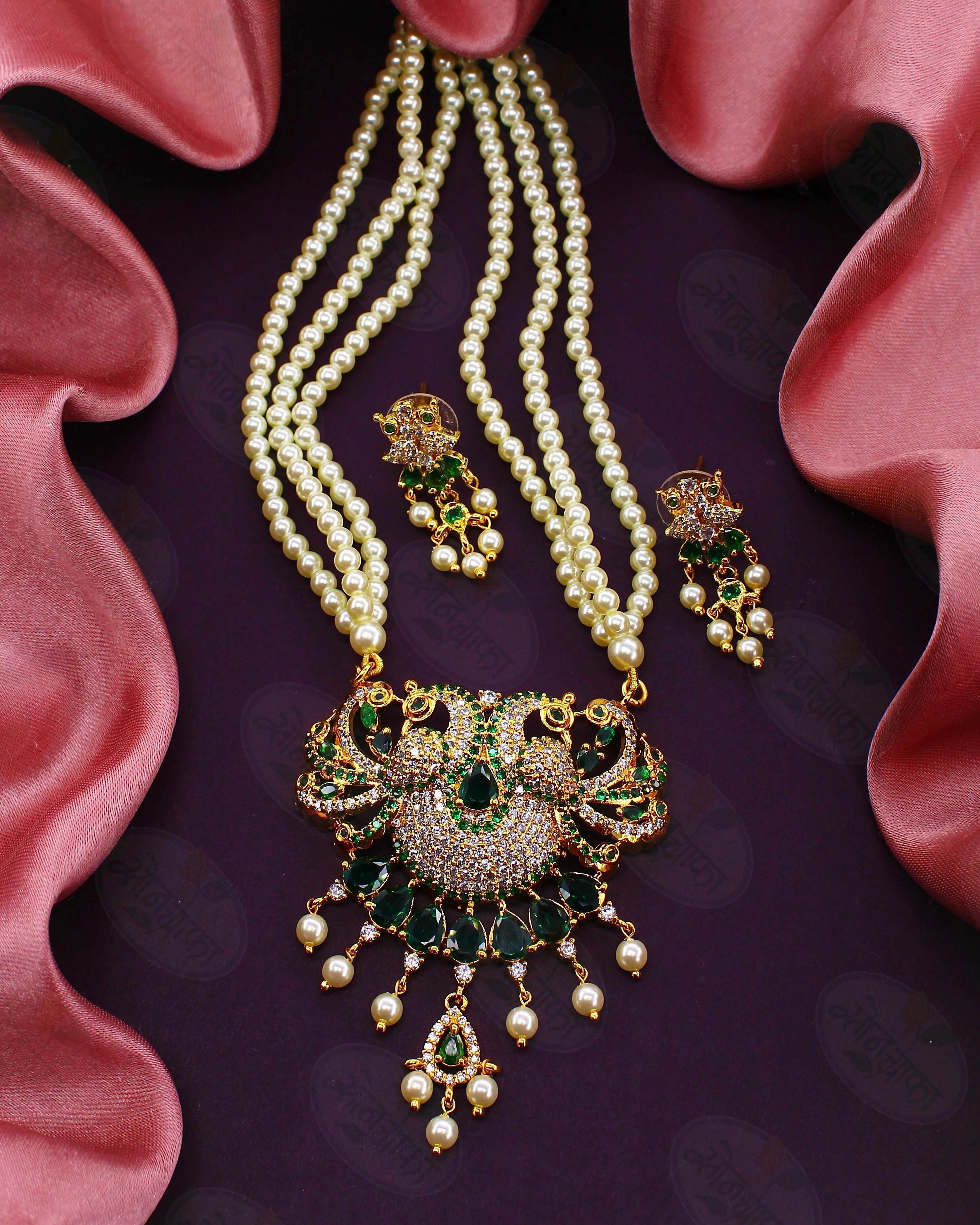 DAZZLING PEACOCK PEARL NECKLACE - Image 2