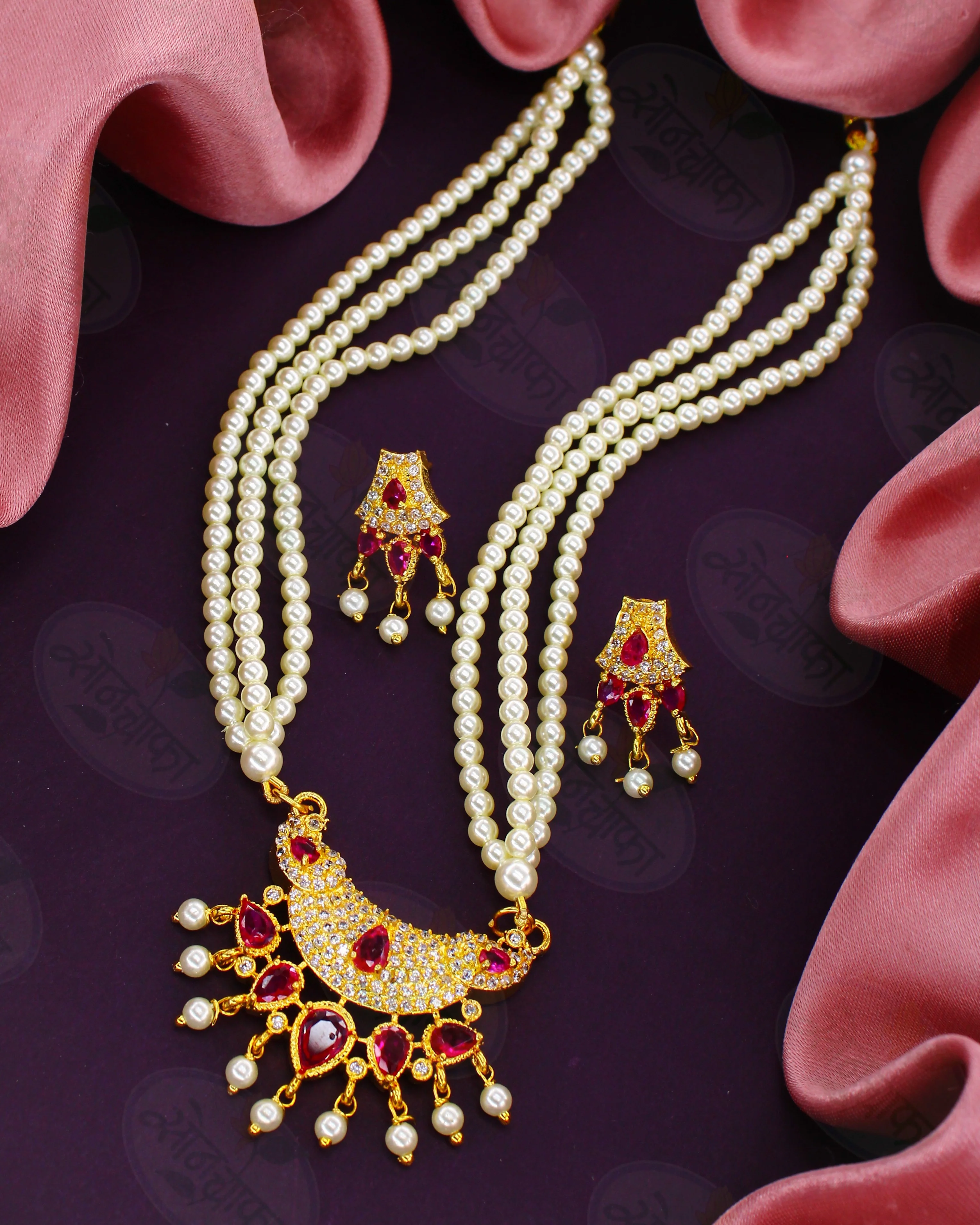 GLINTING GLOSSY DROPLET DESIGNER NECKLACE - Image 3