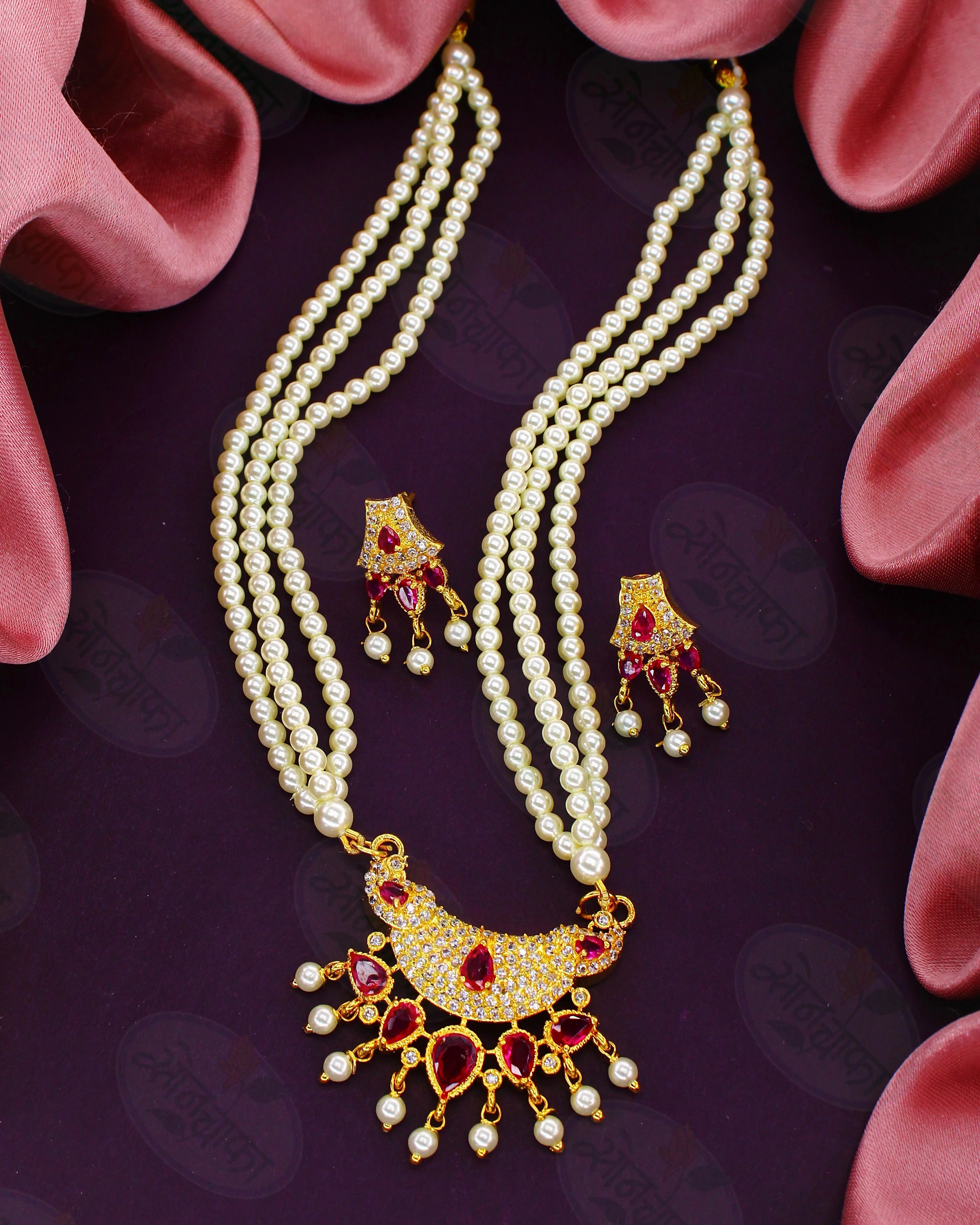 GLINTING GLOSSY DROPLET DESIGNER NECKLACE - Image 4