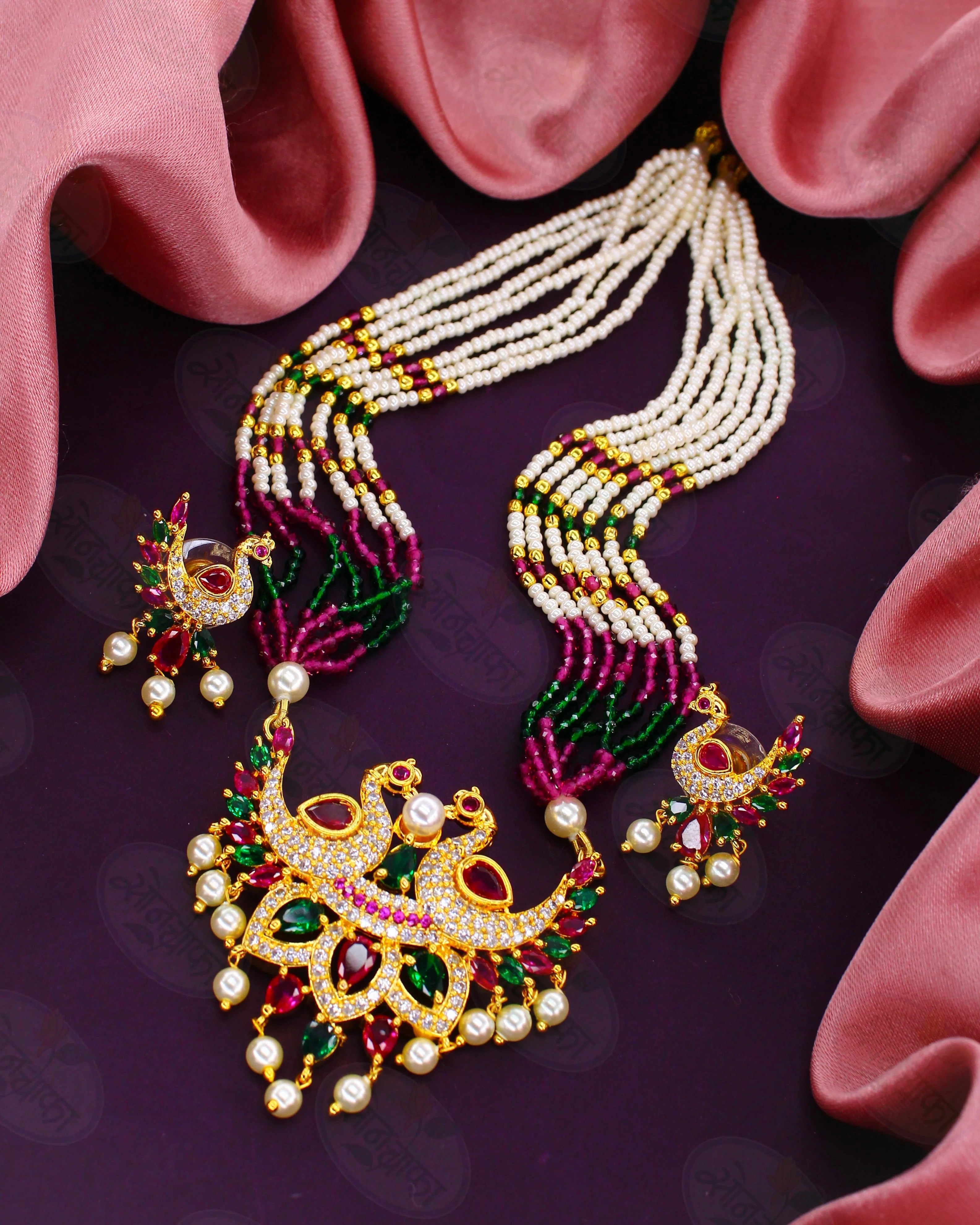 SPARKLING PEACOCK NECKLACE