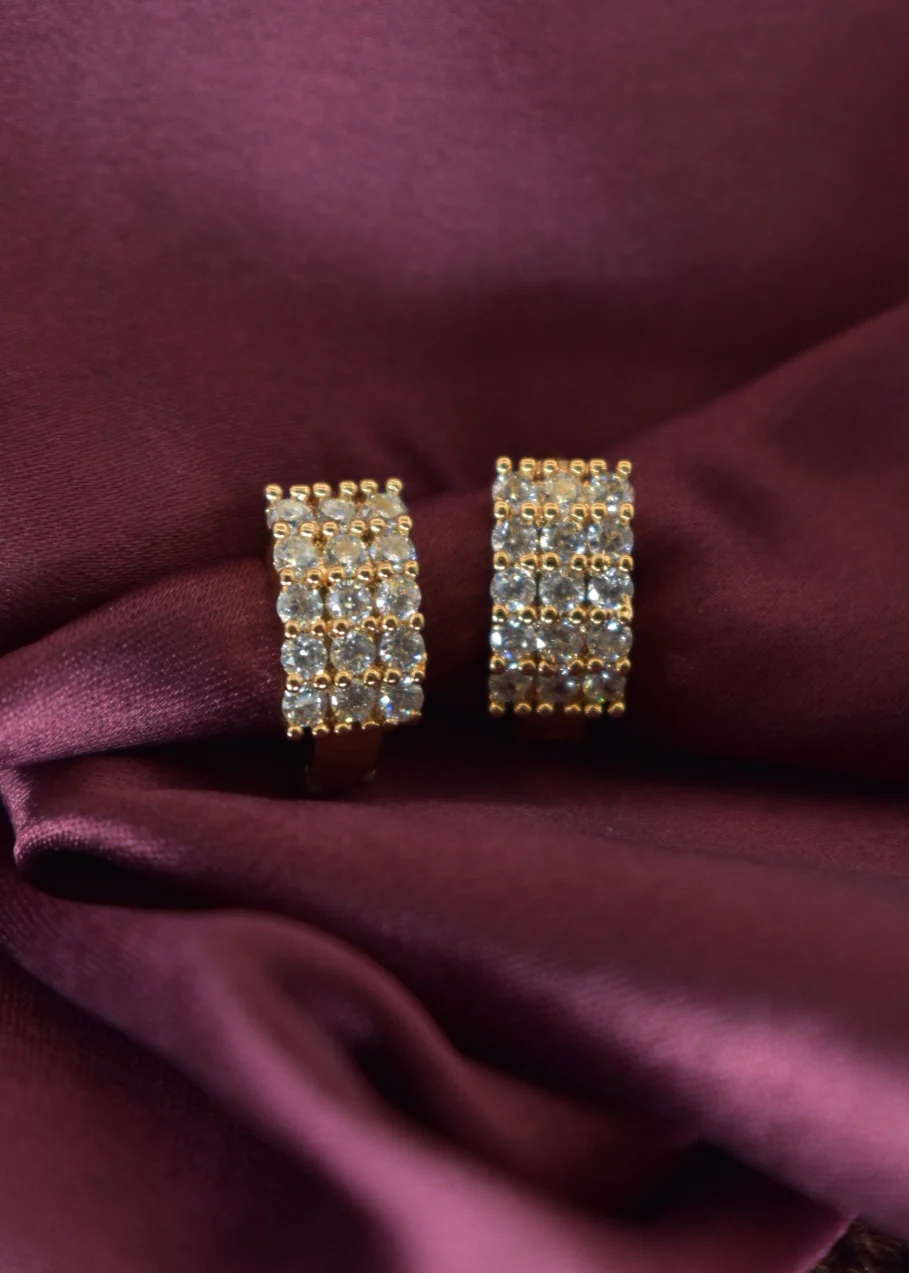 SOLITAIRE EAR-STUDS