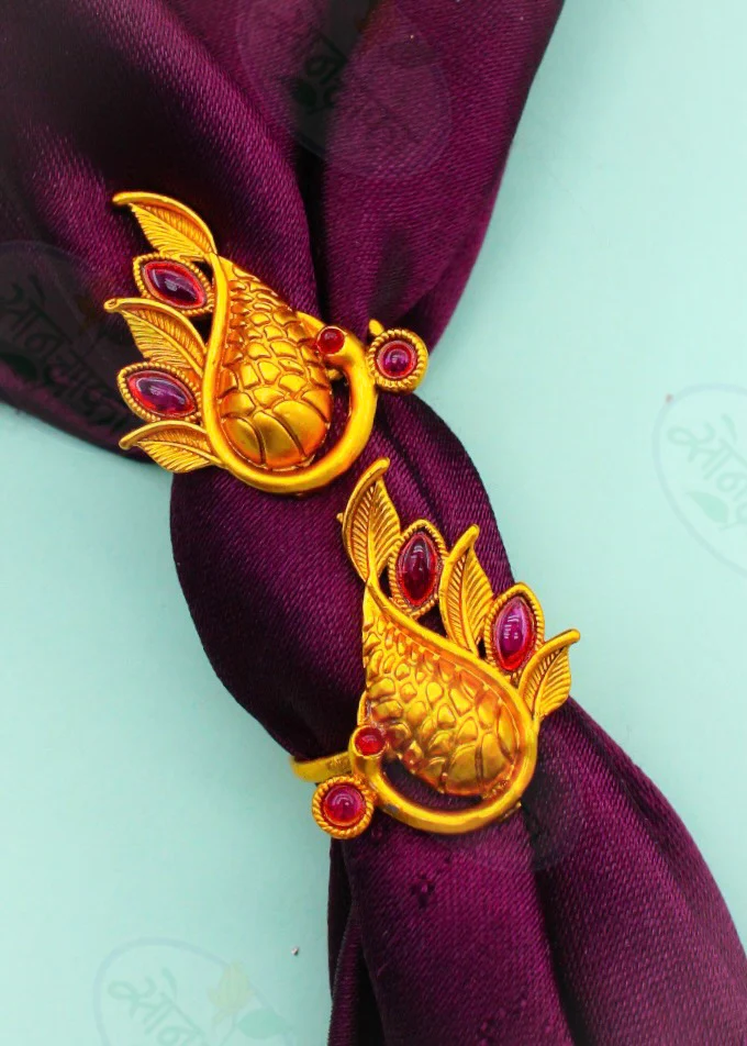 DESIGNER PEACOCK BICHAVE