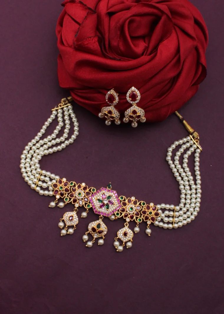 IMPRESSIVE PEARL NECKLACE - Image 3