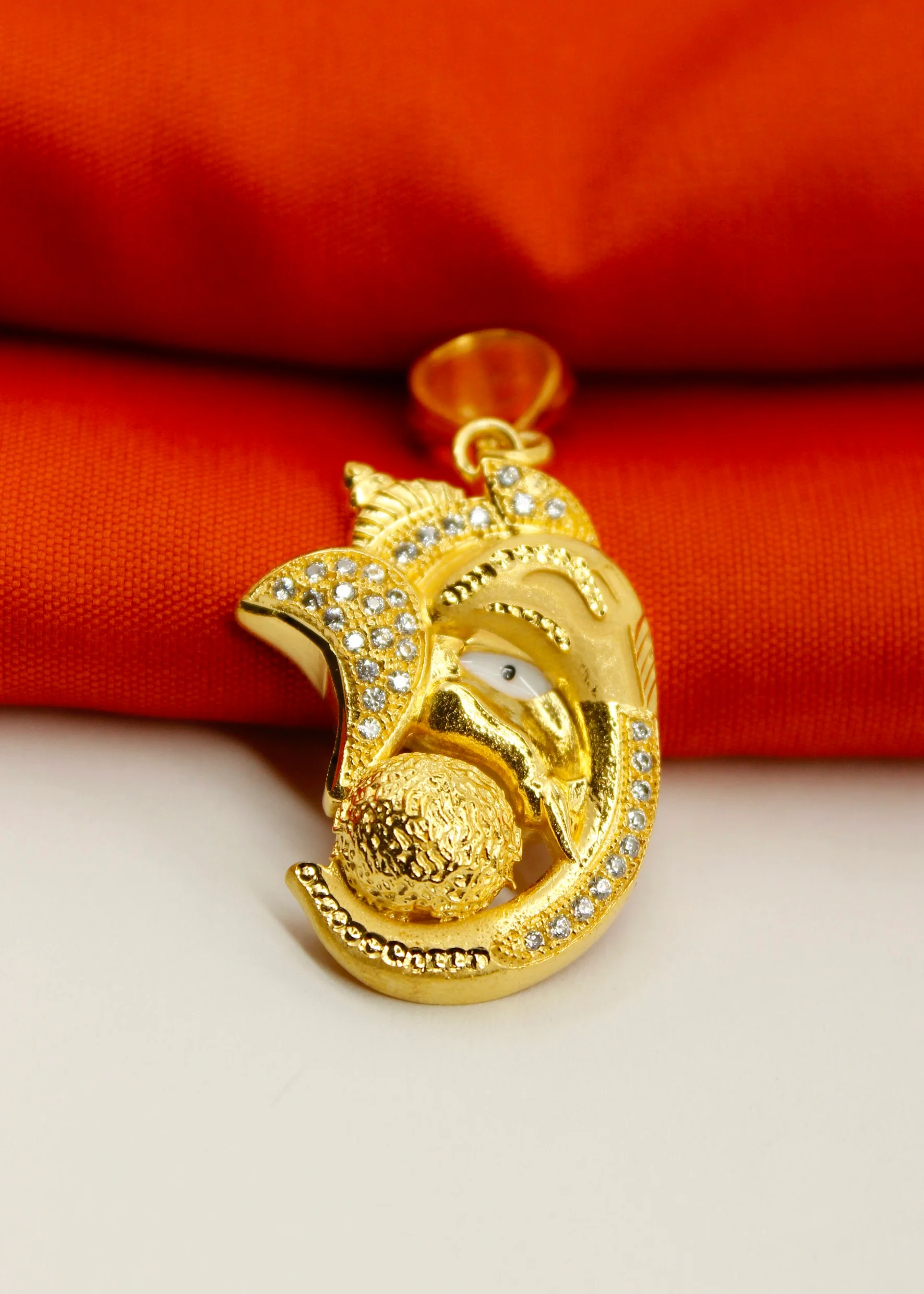 DAZZLING GOLDEN GAJMUKH PENDANT - Image 3