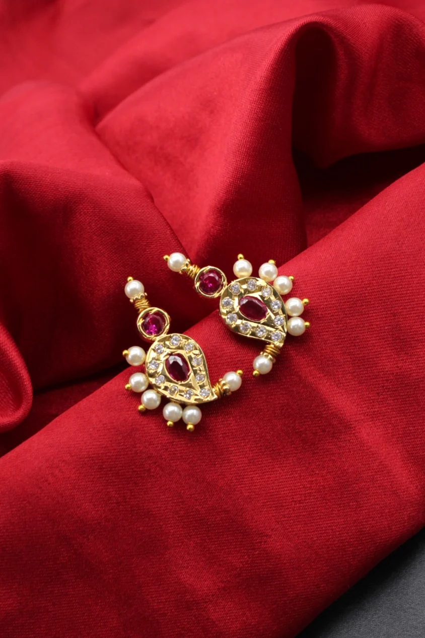 GORGEOUS PEARL EARRINGS - Image 2