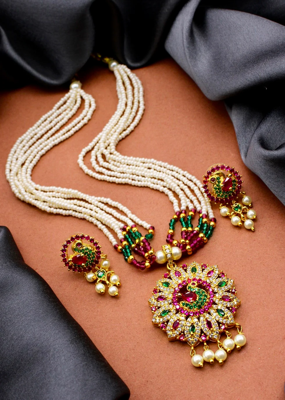ENTICING PEACOCK NECKLACE - Image 10