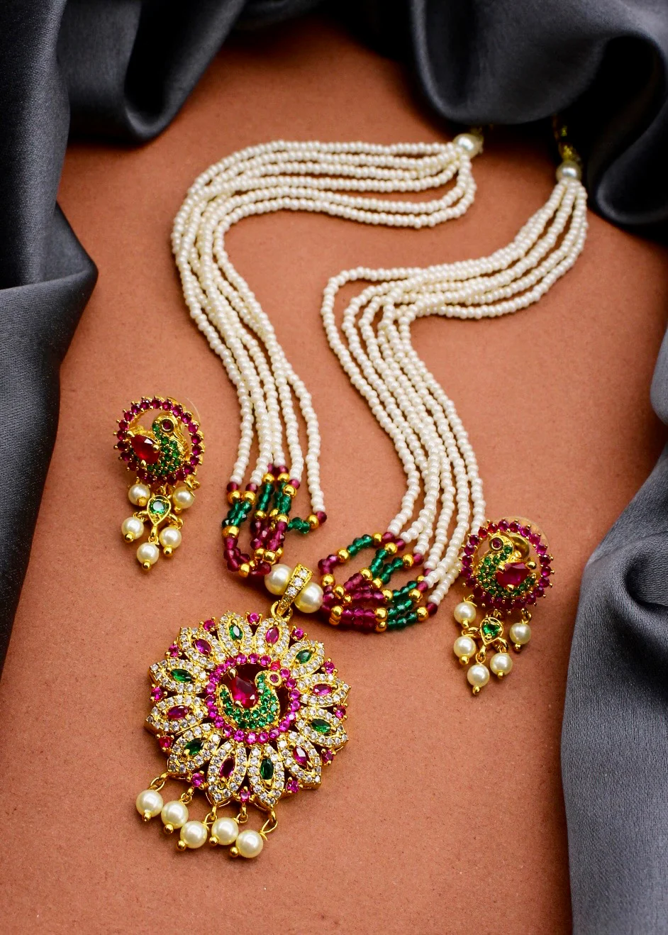 ENTICING PEACOCK NECKLACE - Image 11