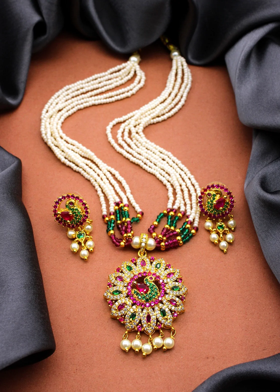ENTICING PEACOCK NECKLACE - Image 7