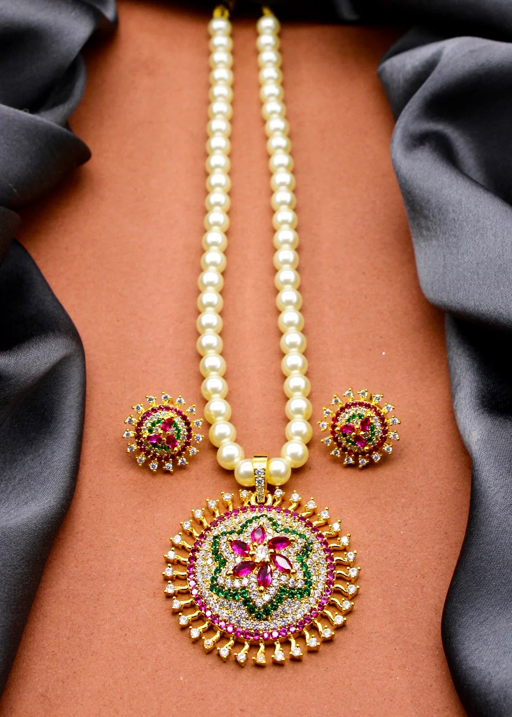 SPLENDID MOTI NECKLACE - Image 10