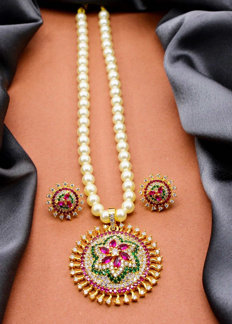 SPLENDID MOTI NECKLACE - Image 6
