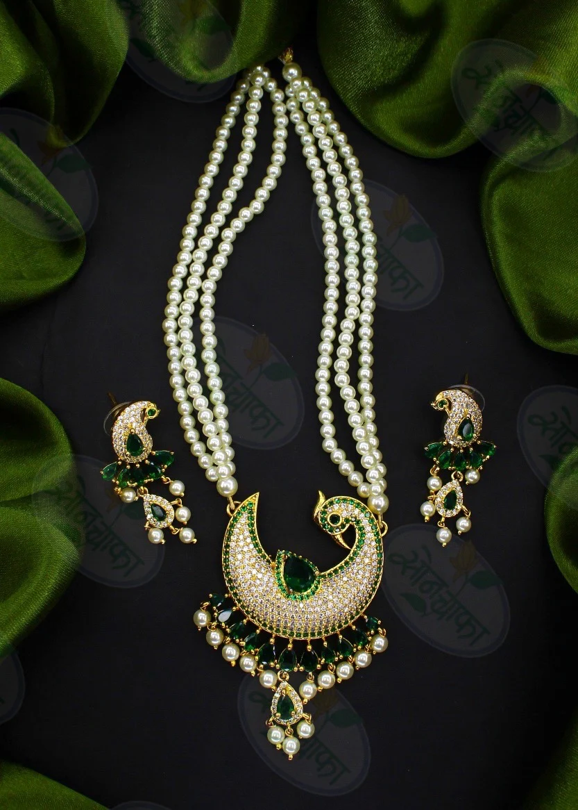DAZZLING PEACOCK NECKLACE - Image 2