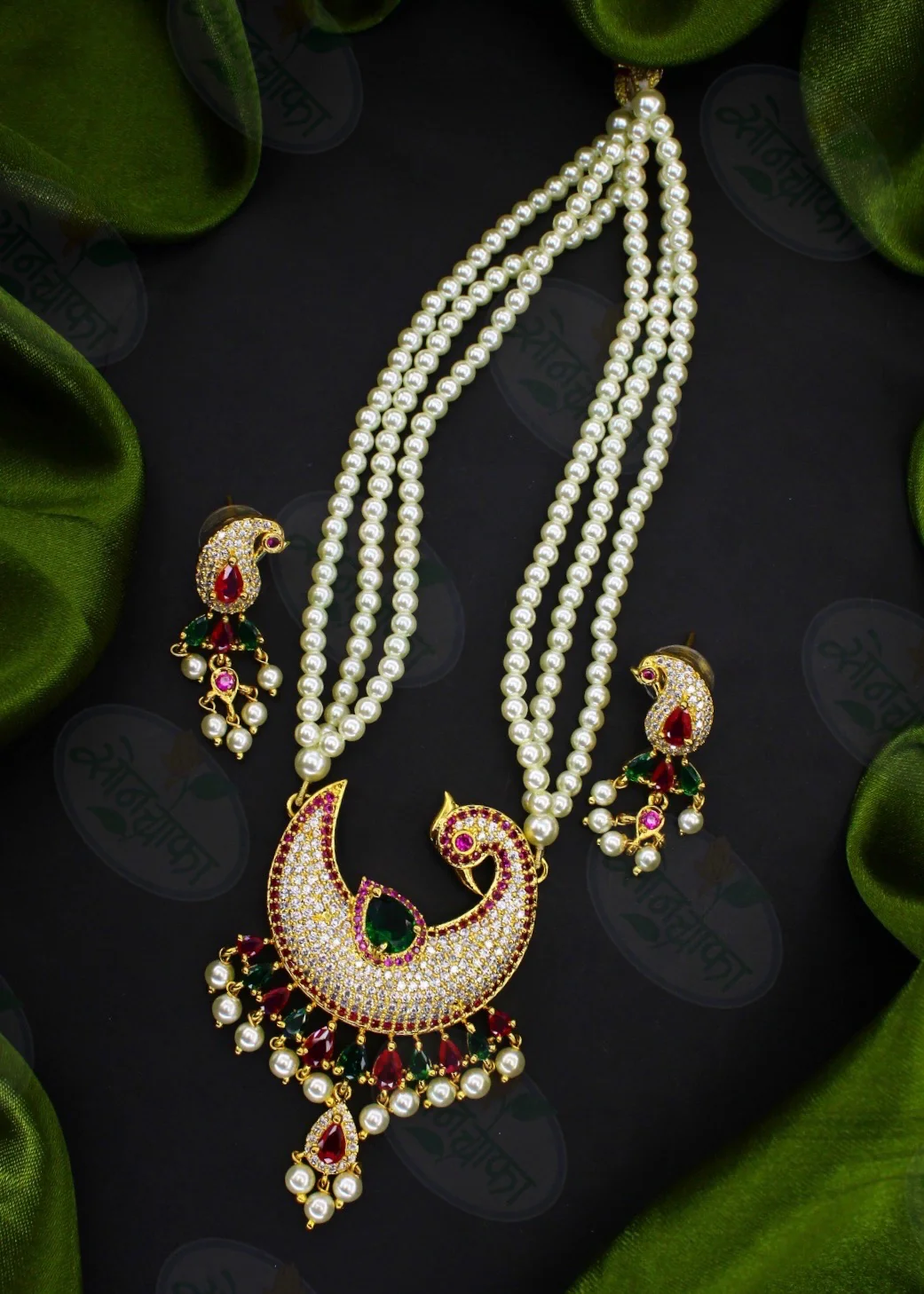 DAZZLING PEACOCK NECKLACE - Image 5