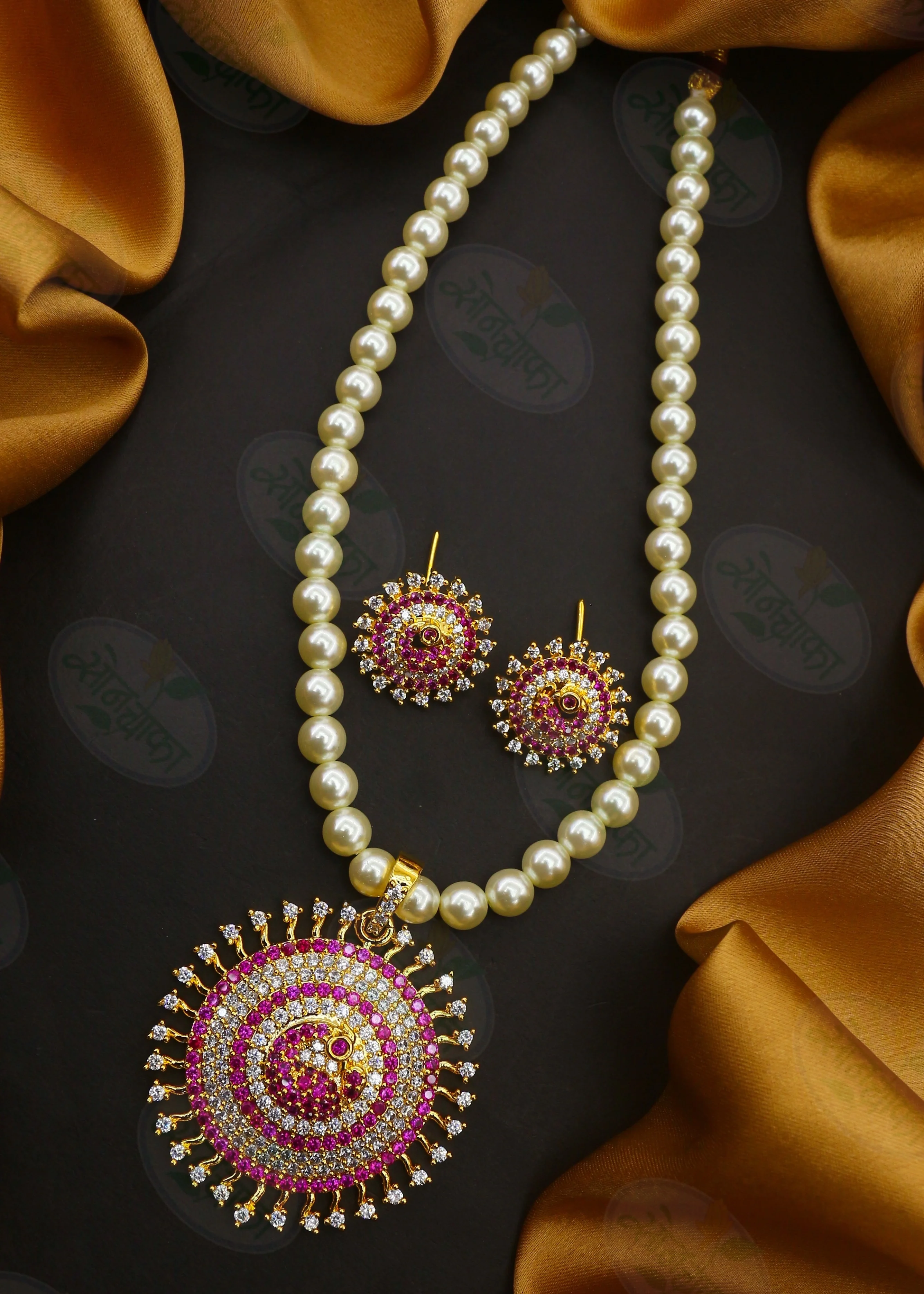 CLASSIC MOTI NECKLACE - Image 2