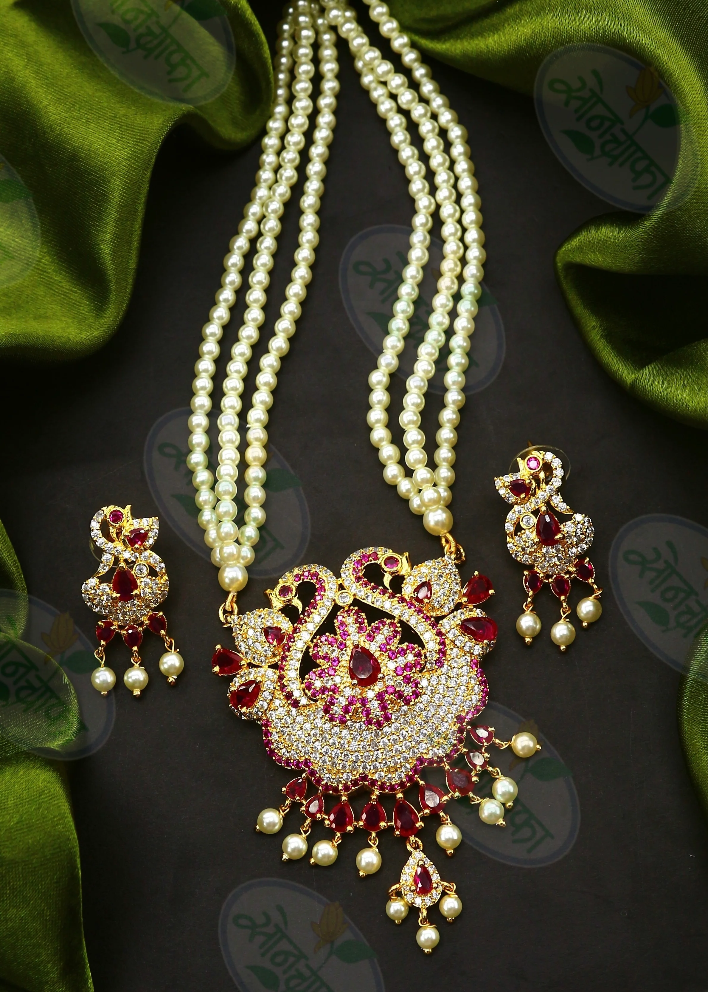 EXCLUSIVE PEACOCK NECKLACE - Image 2