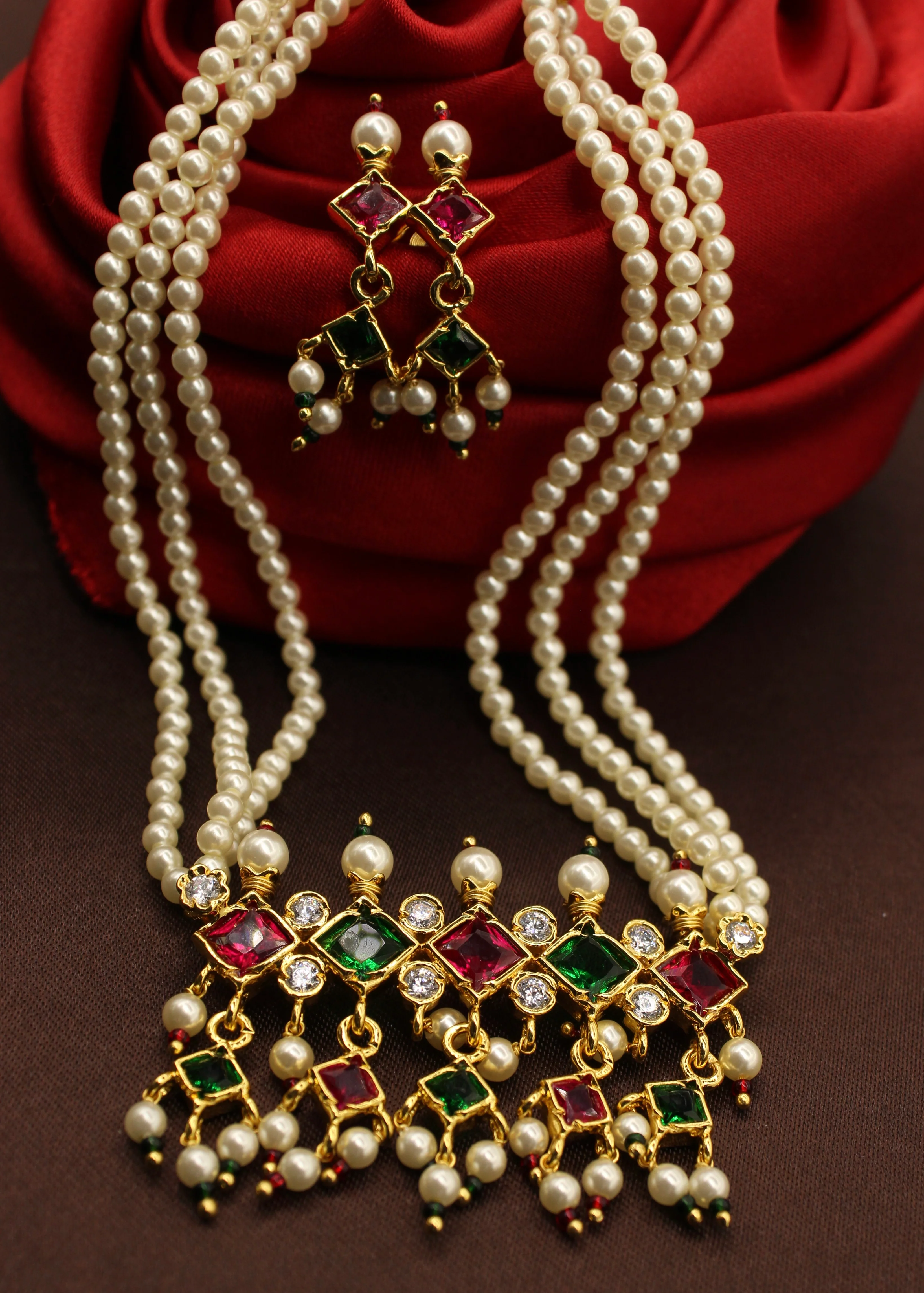 DECOROUS MOTI NECKLACE - Image 3