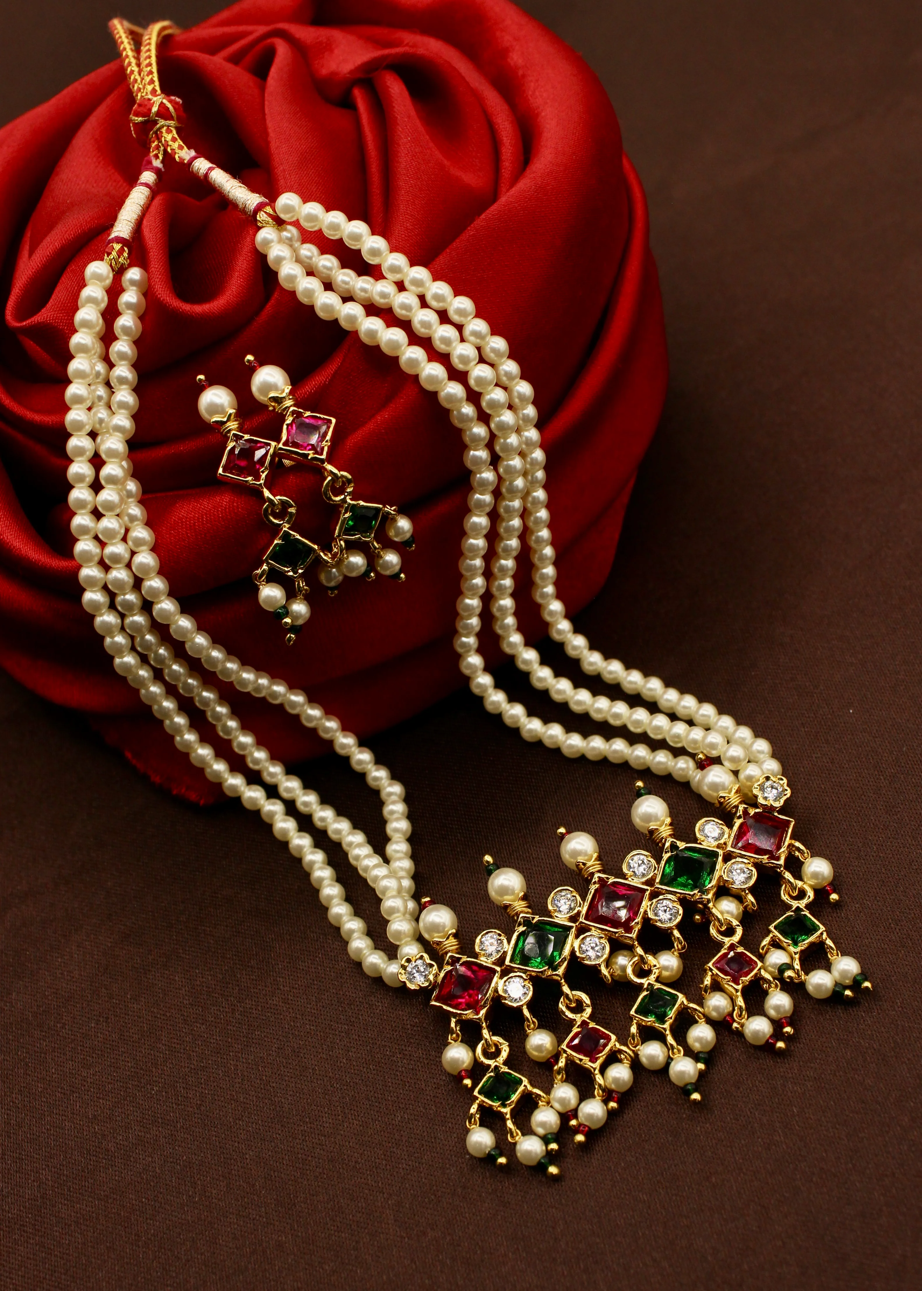 DECOROUS MOTI NECKLACE - Image 4