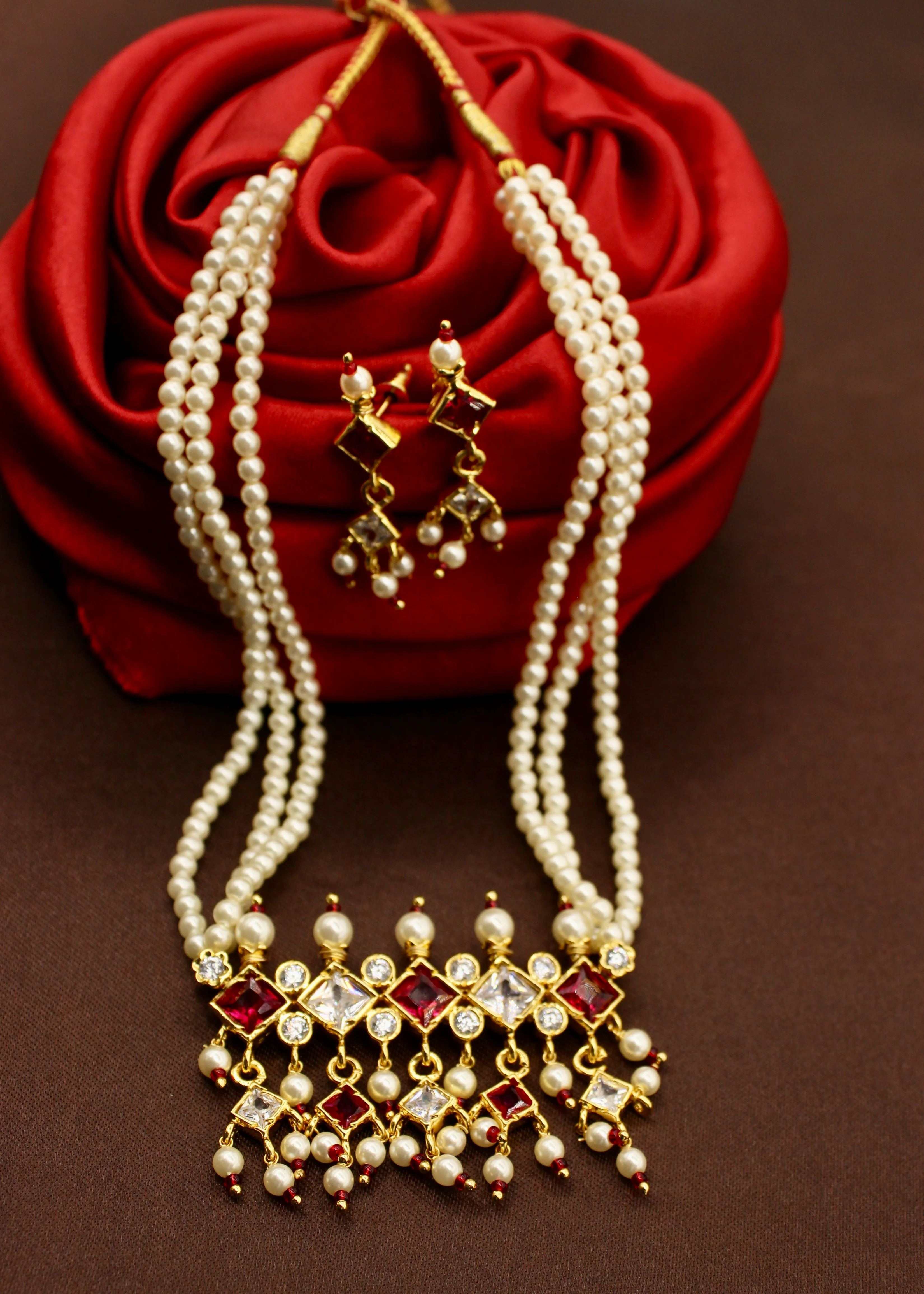 DECOROUS MOTI NECKLACE - Image 7