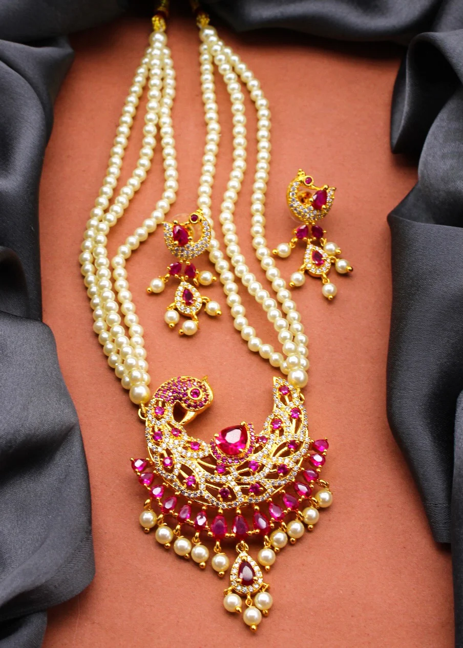 GRACEFUL PEACOCK PEARL NECKLACE - Image 10
