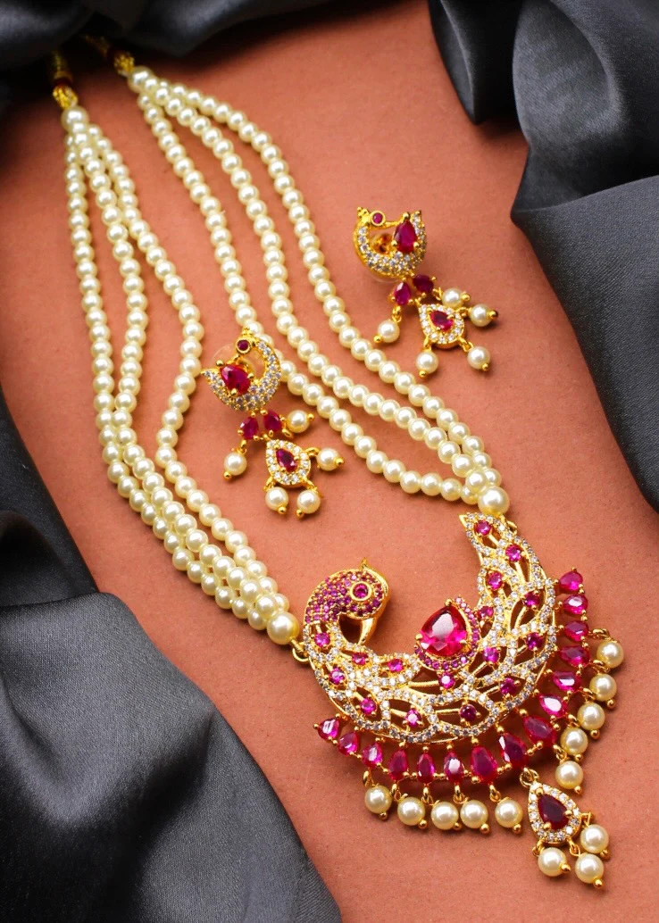 GRACEFUL PEACOCK PEARL NECKLACE - Image 8