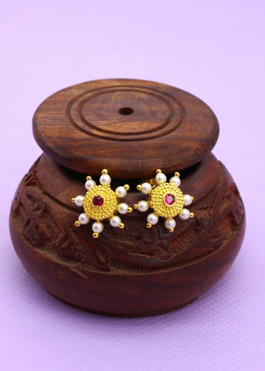 PUNERI MOTI TOPS