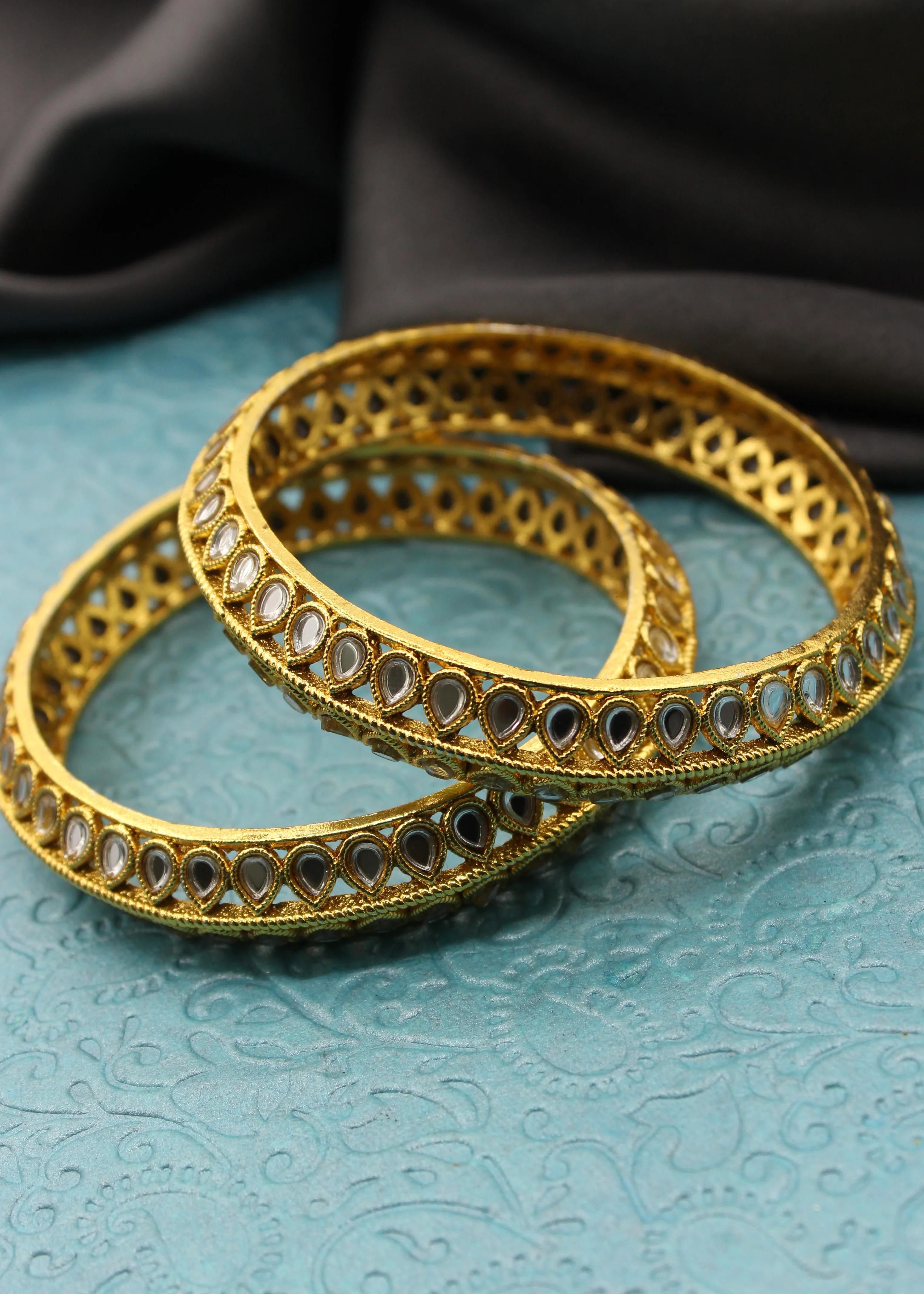 DAZZLING ANTIQUE BANGLES - Image 4