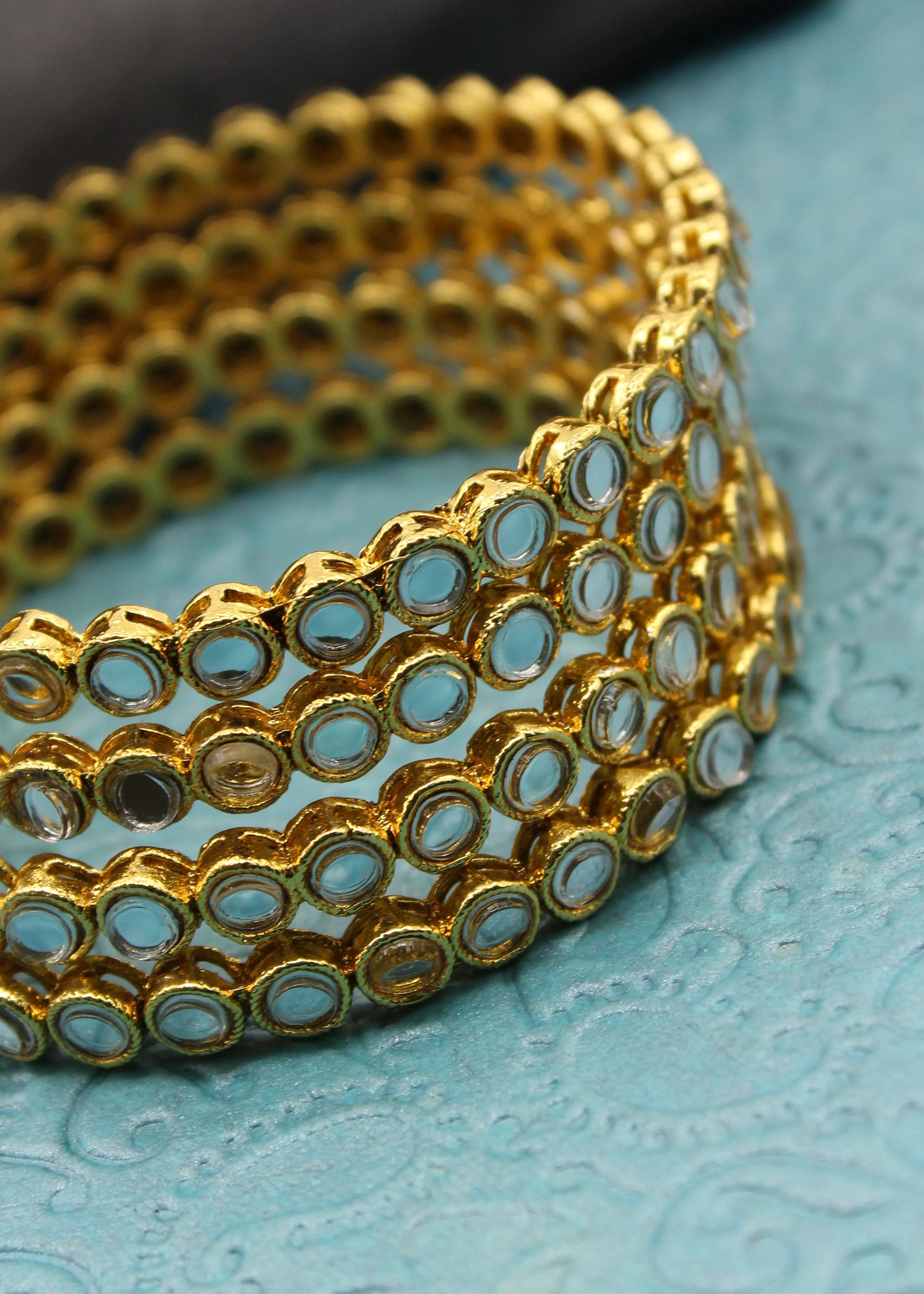 APPEALING ANTIQUE BANGLES - Image 3