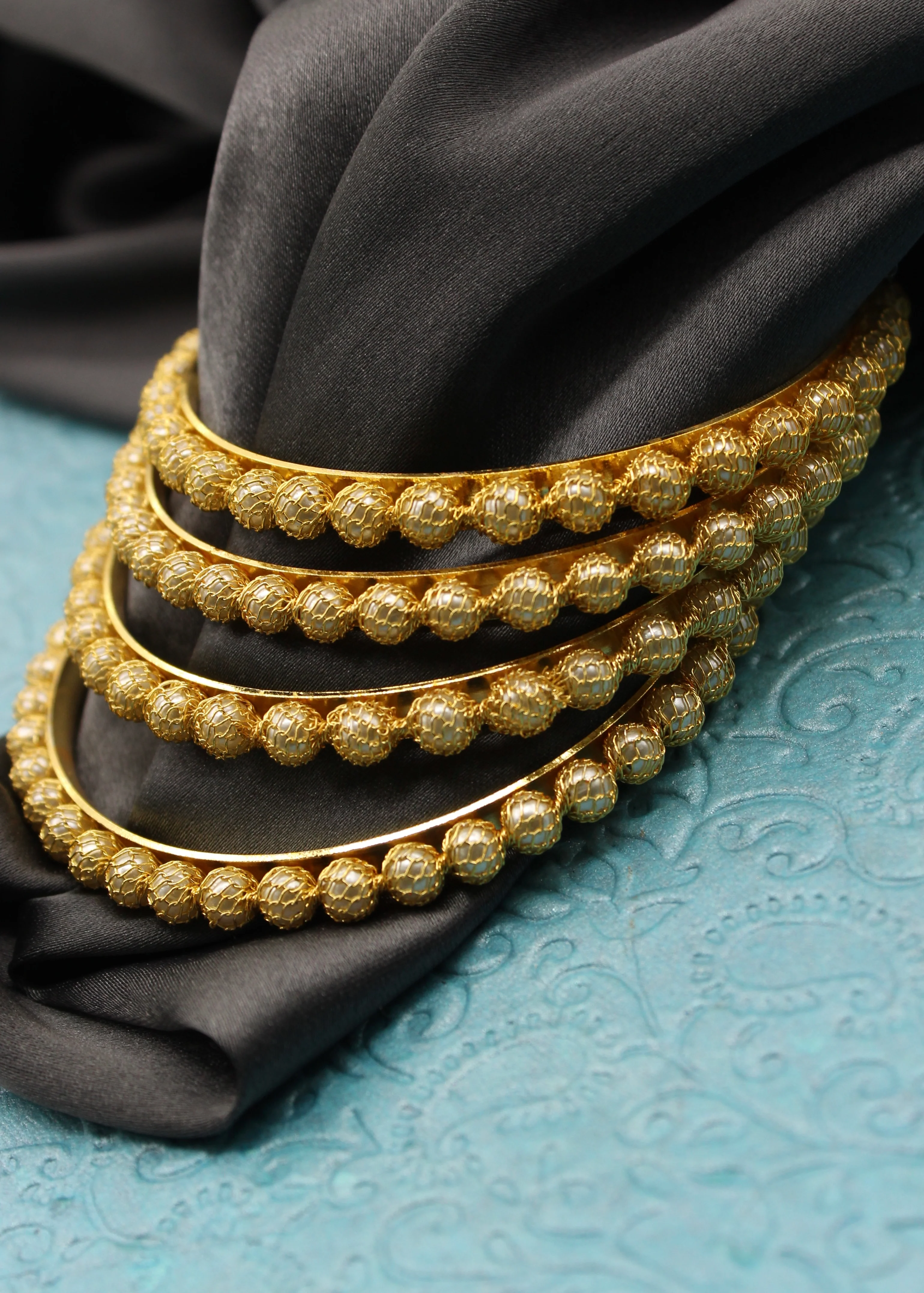 PRETTY PEARL WITH JALI BANGLES - Image 4