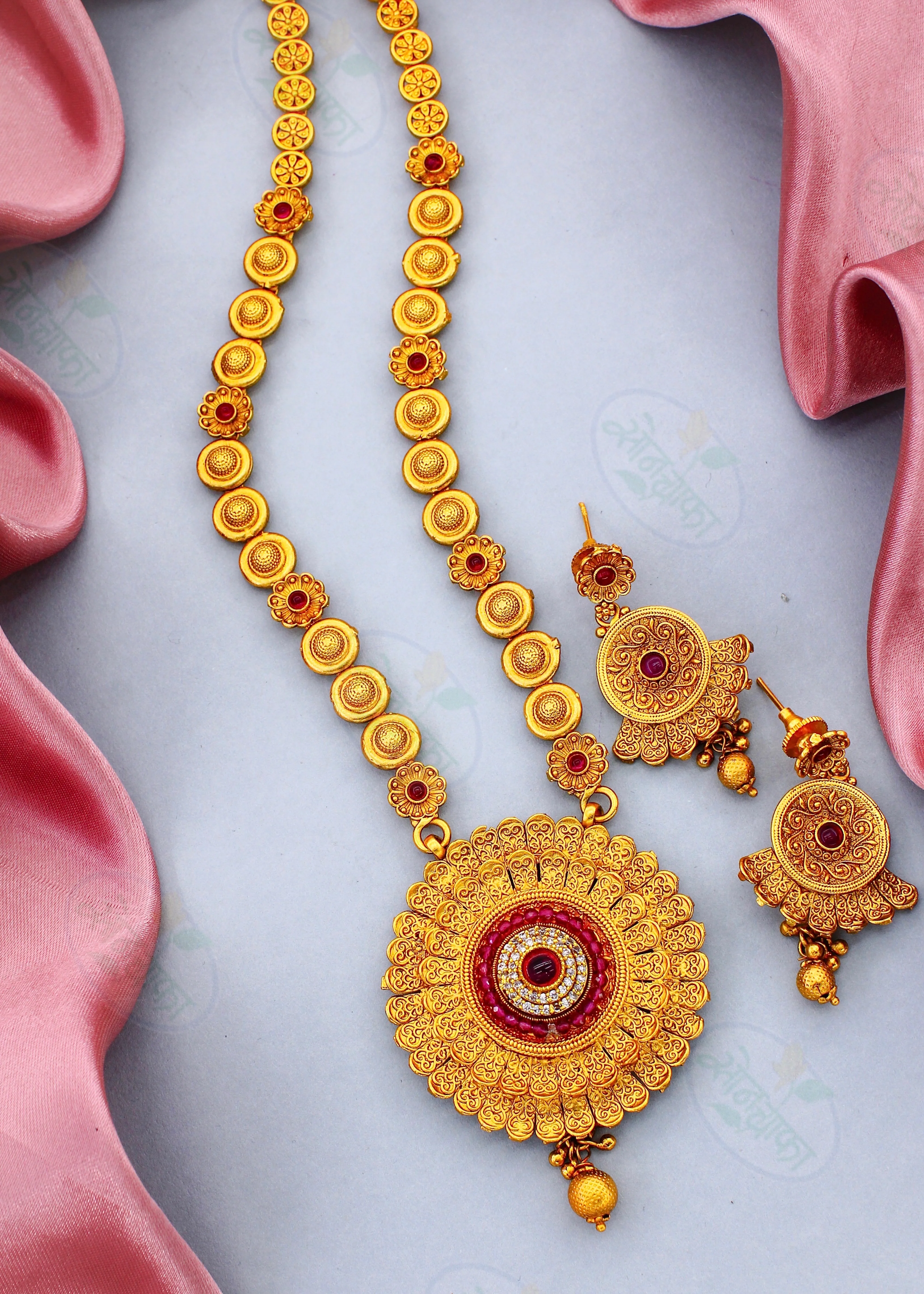 GLAMOROUS MATTE NECKLACE - Image 3