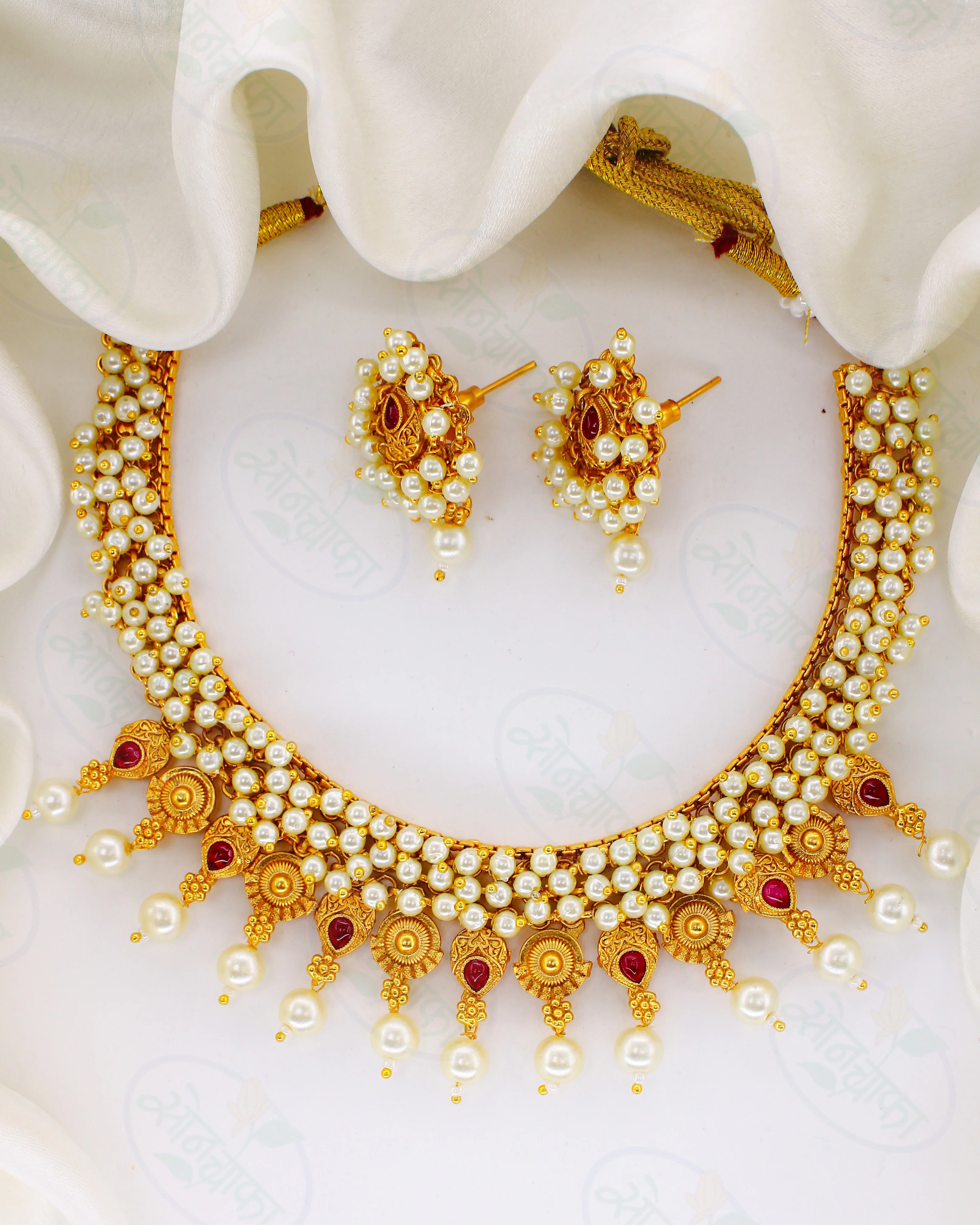 ENCHANTED ALLURE PEARL NECKLACE - Image 2