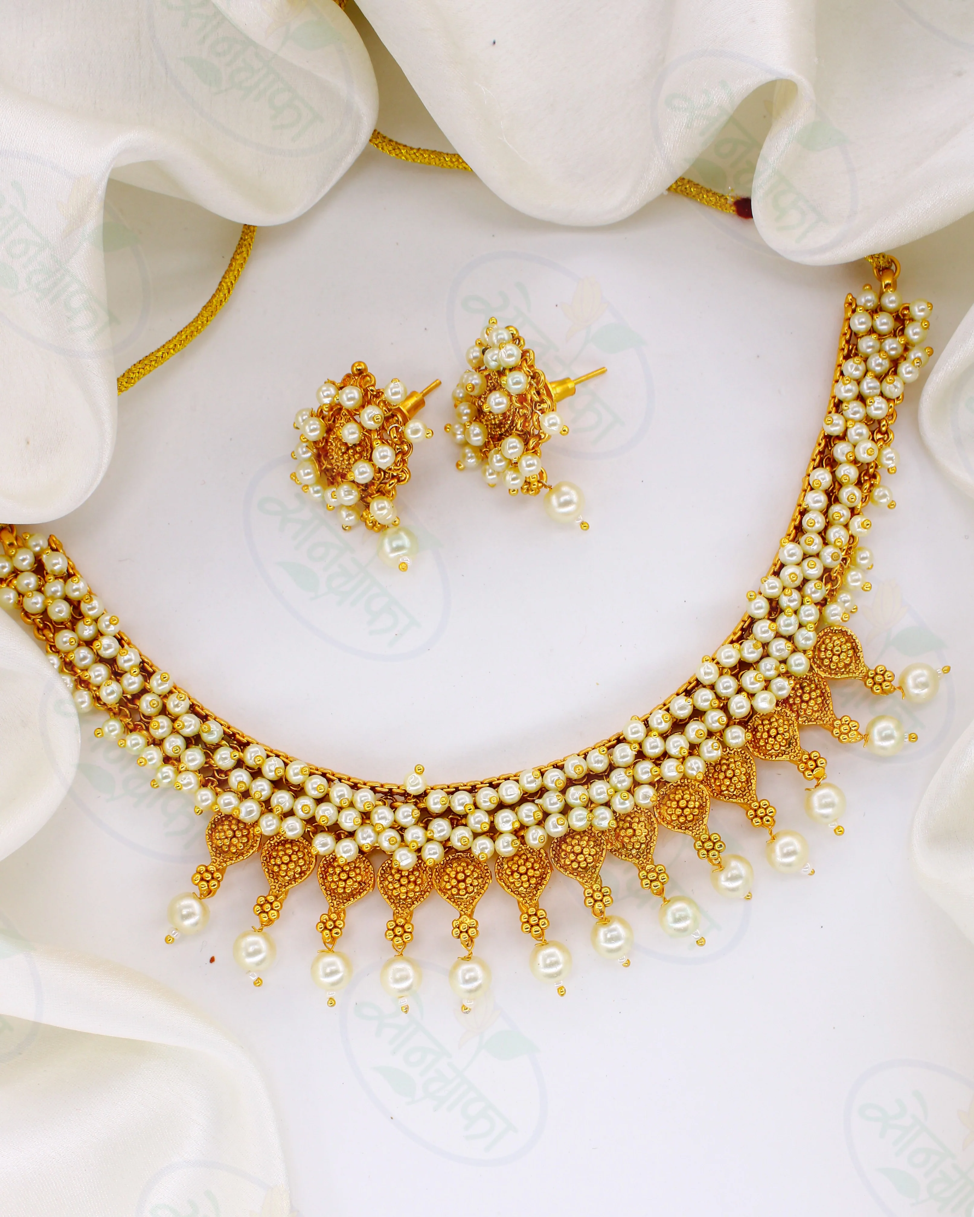 IMPRESSIVE PEARL NECKLACE - Image 2