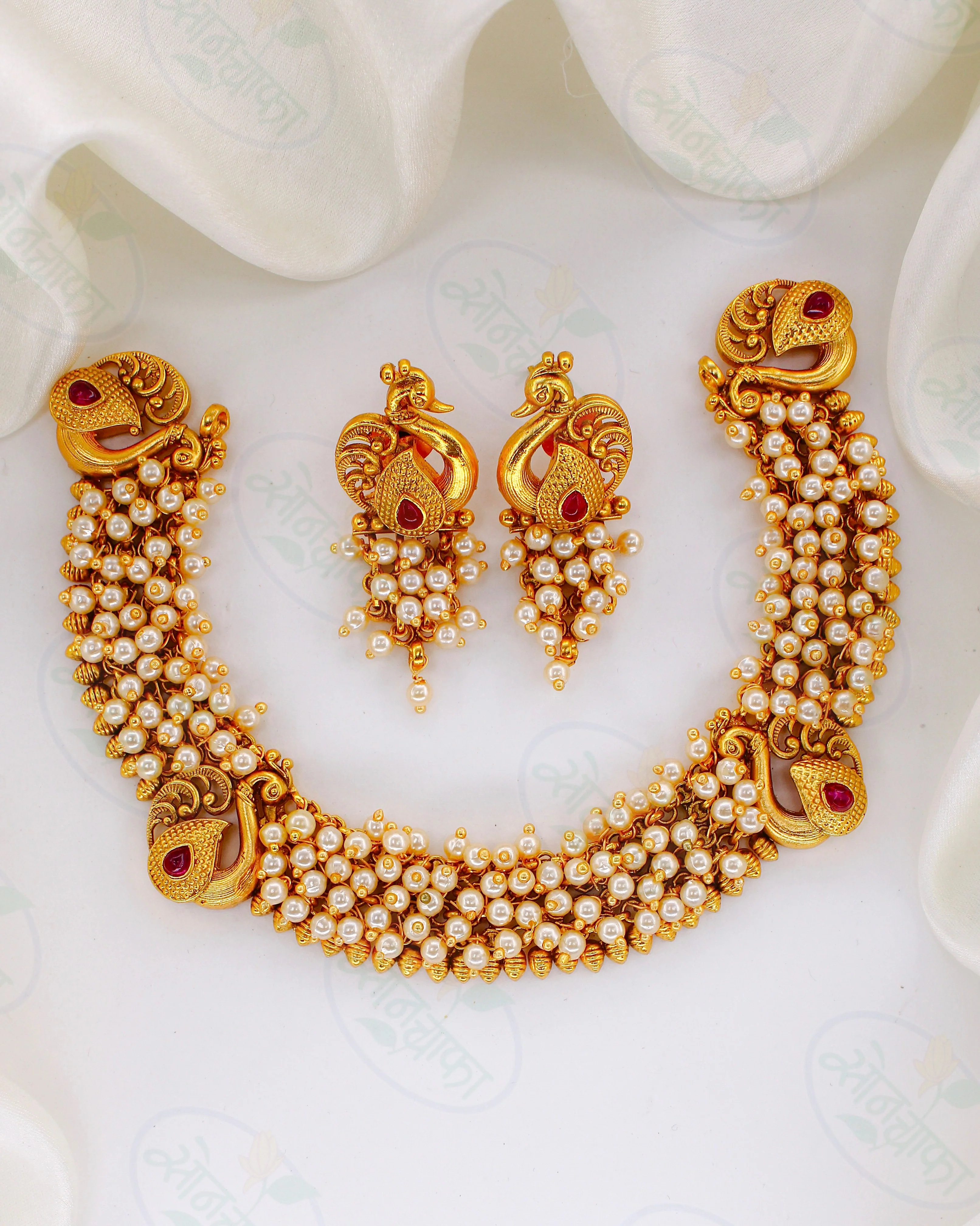 ROYAL GLAM PEARL NECKLACE - Image 3