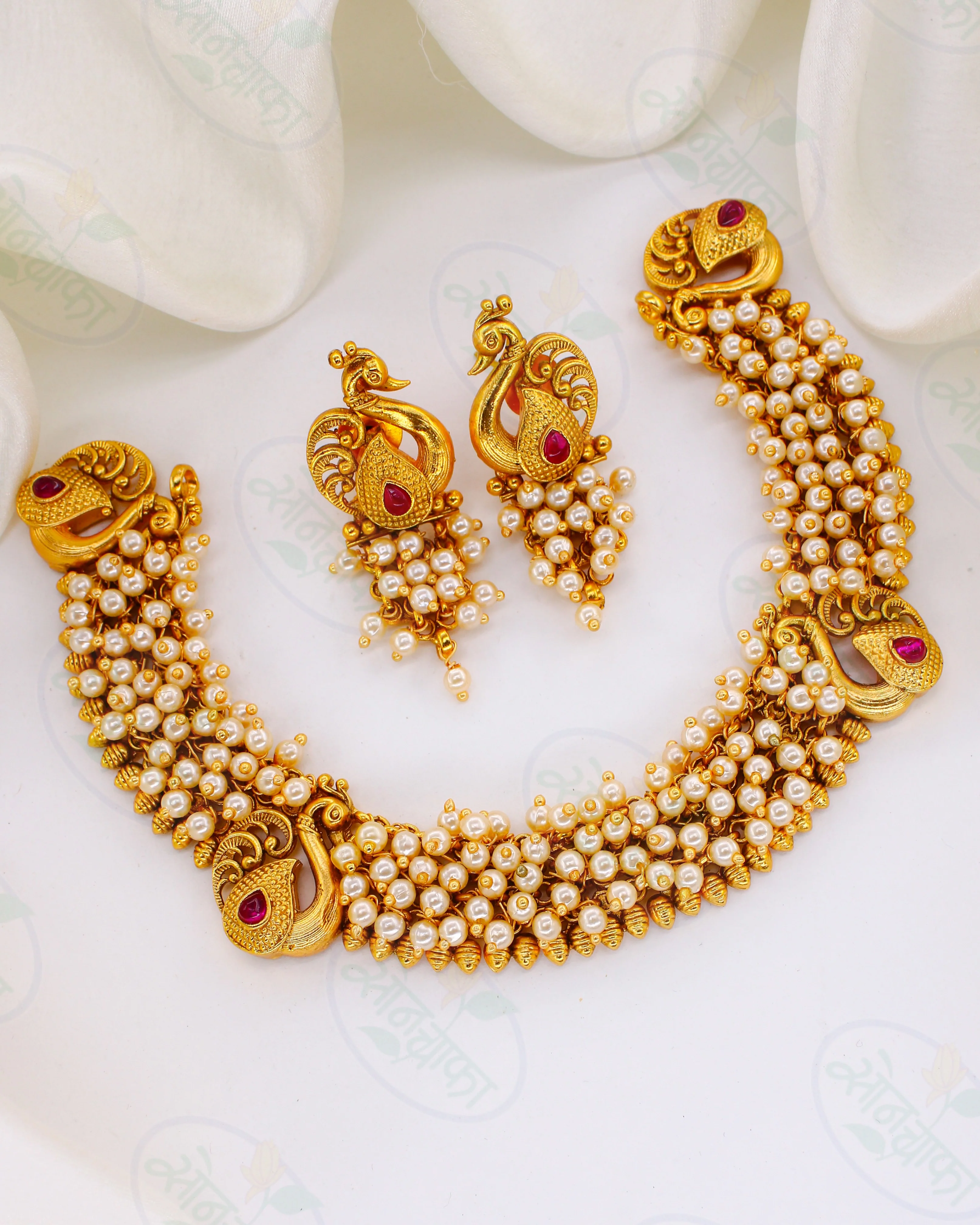 ROYAL GLAM PEARL NECKLACE - Image 4