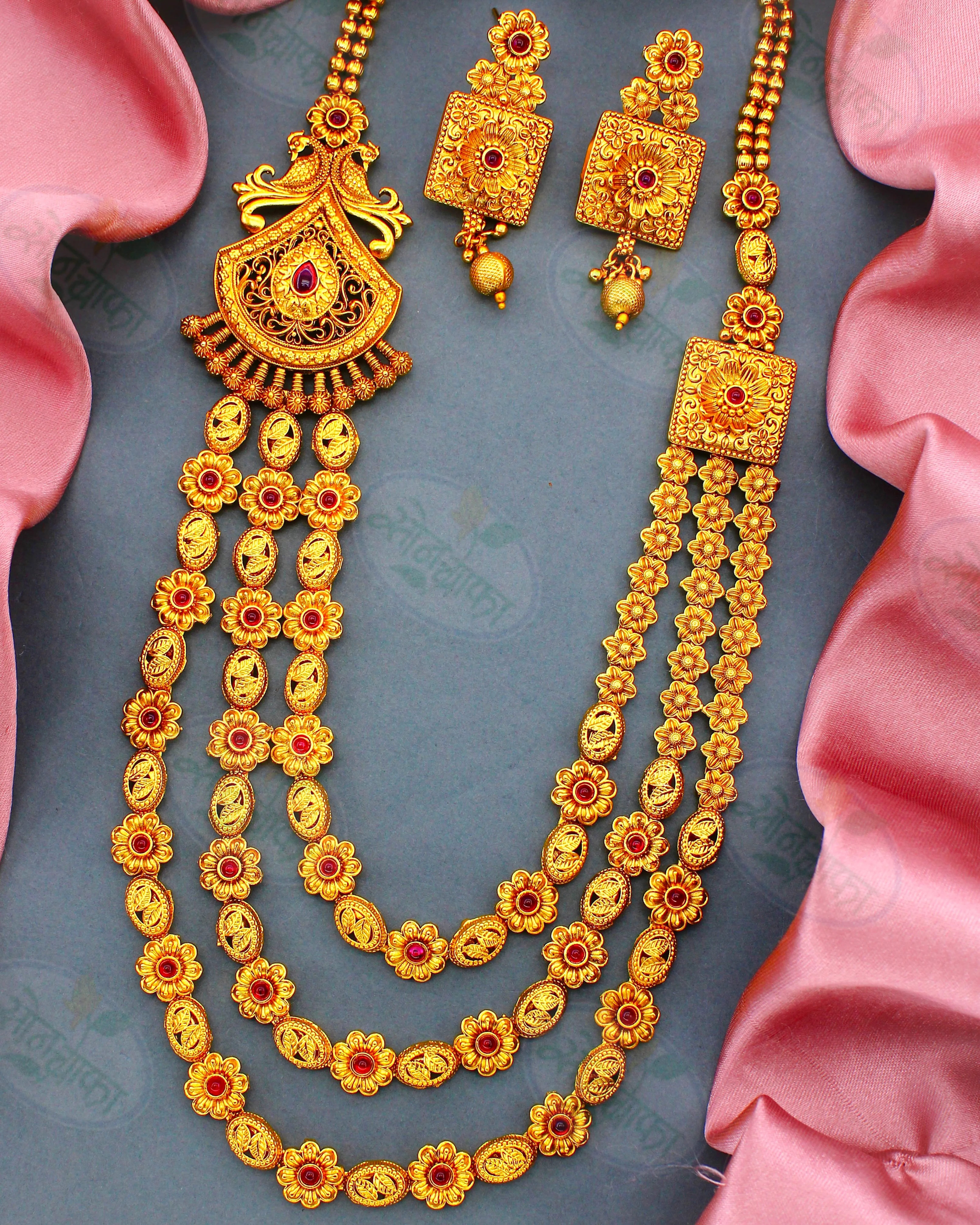 ROYAL TRADITIONAL MATTE NECKLACE - Image 3