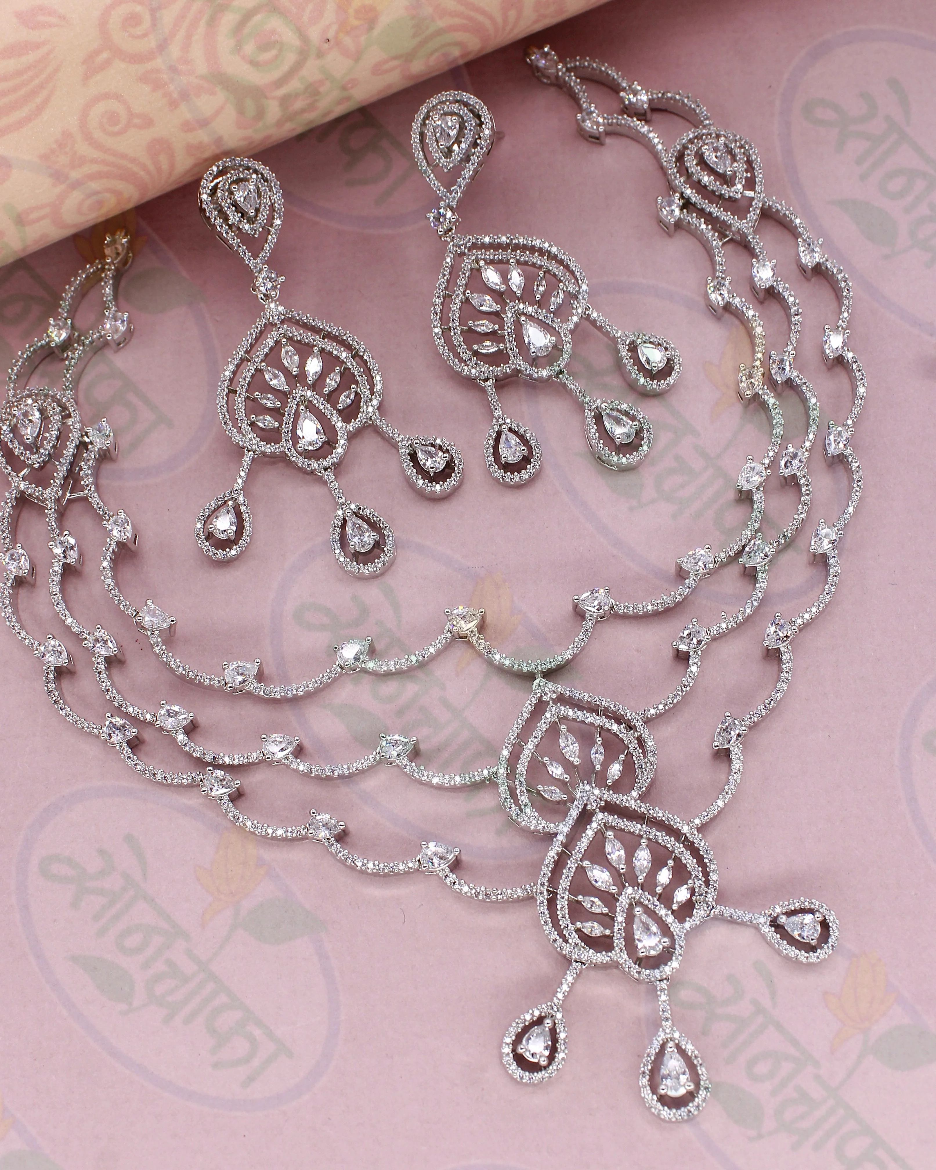 WEDDING DIAMOND NECKLACE SET