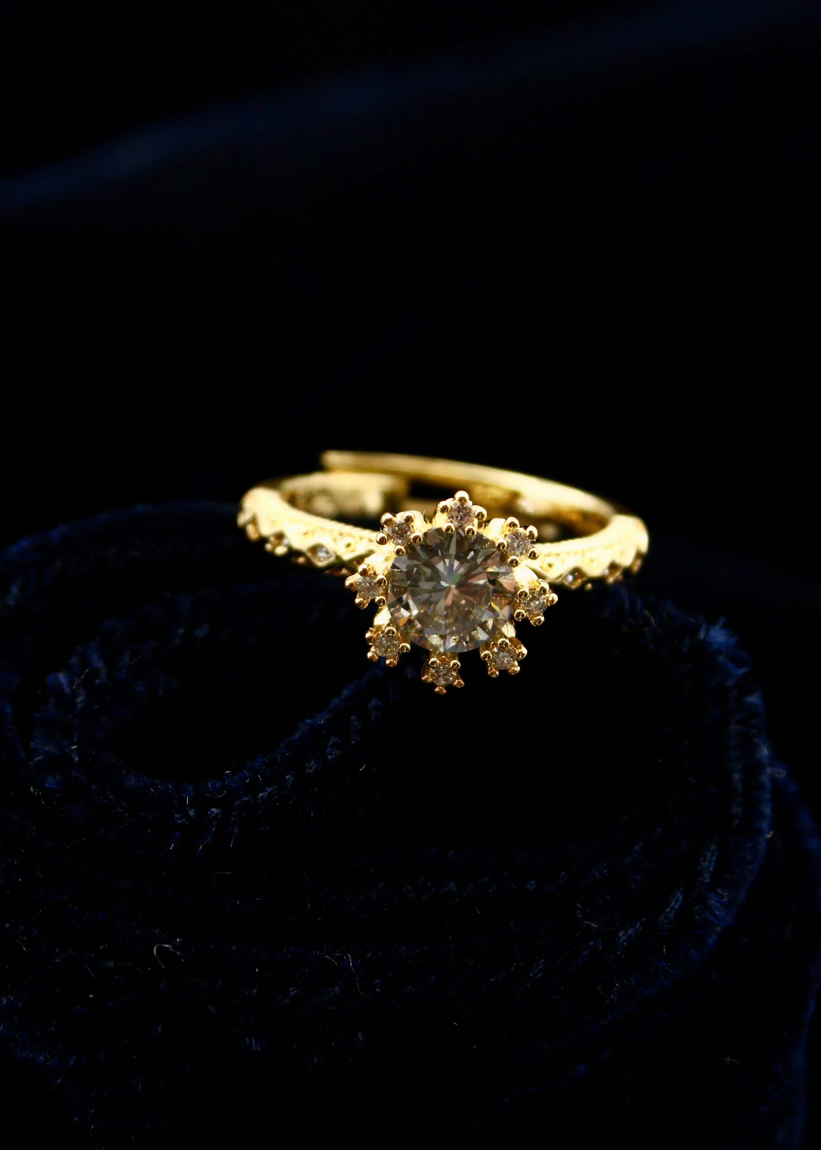 MODISH DIA FINGER RING