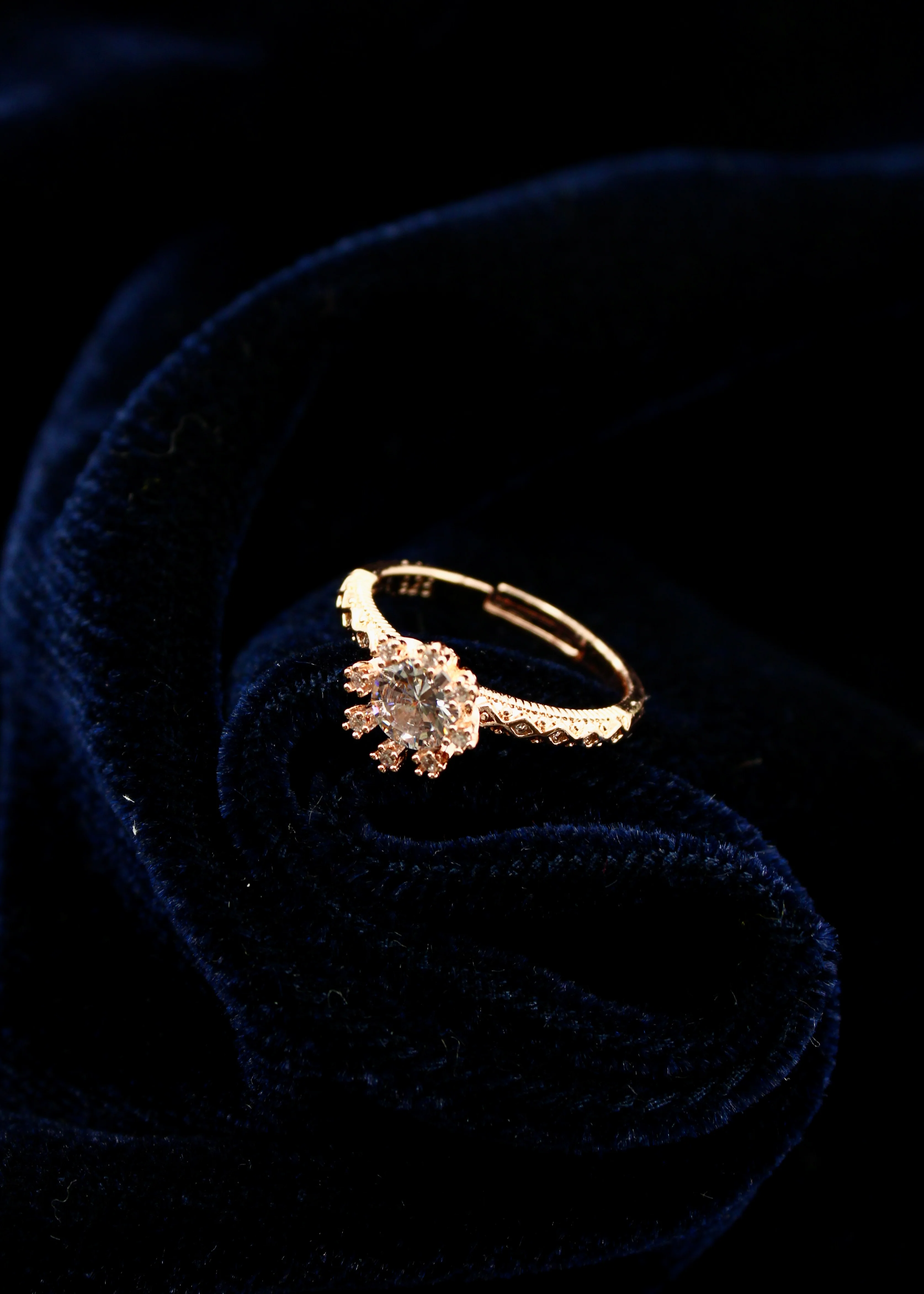 MODISH DIA FINGER RING - Image 2