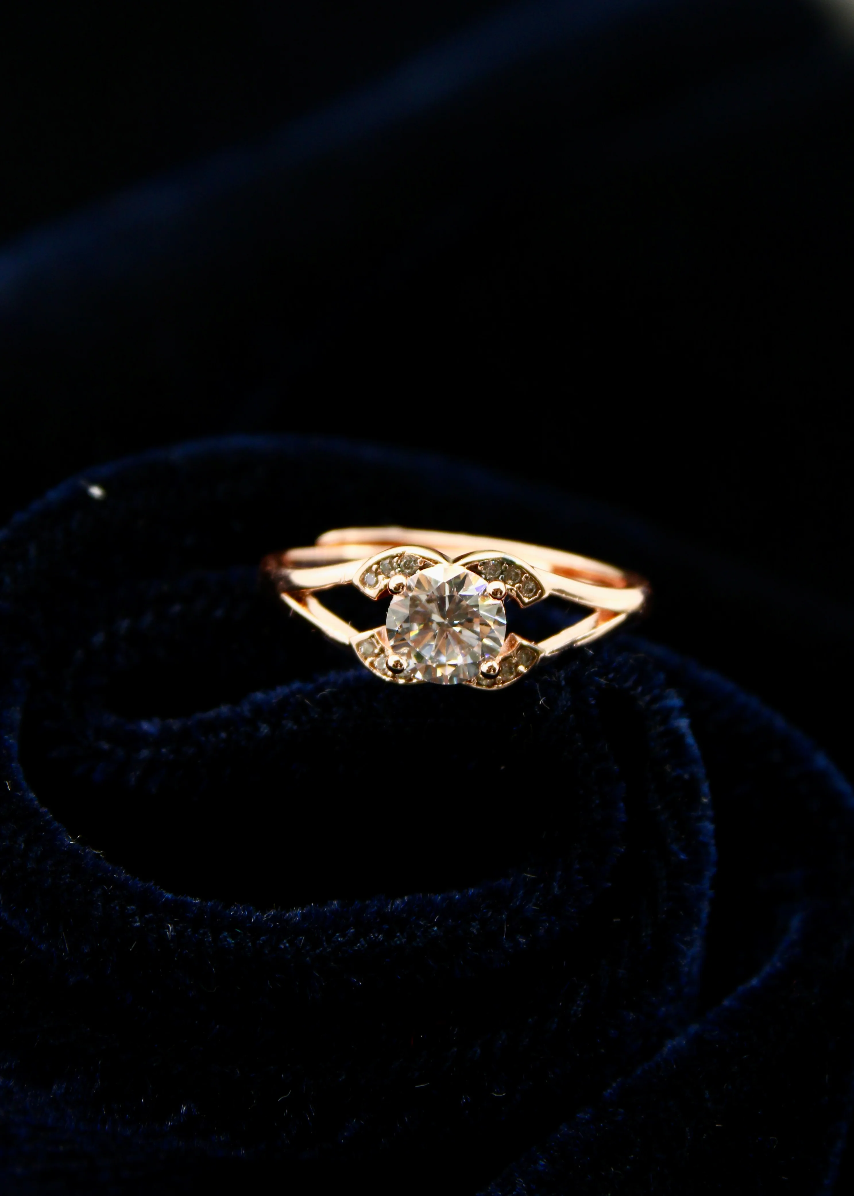 DIA RADIANT FINGER RING - Image 3