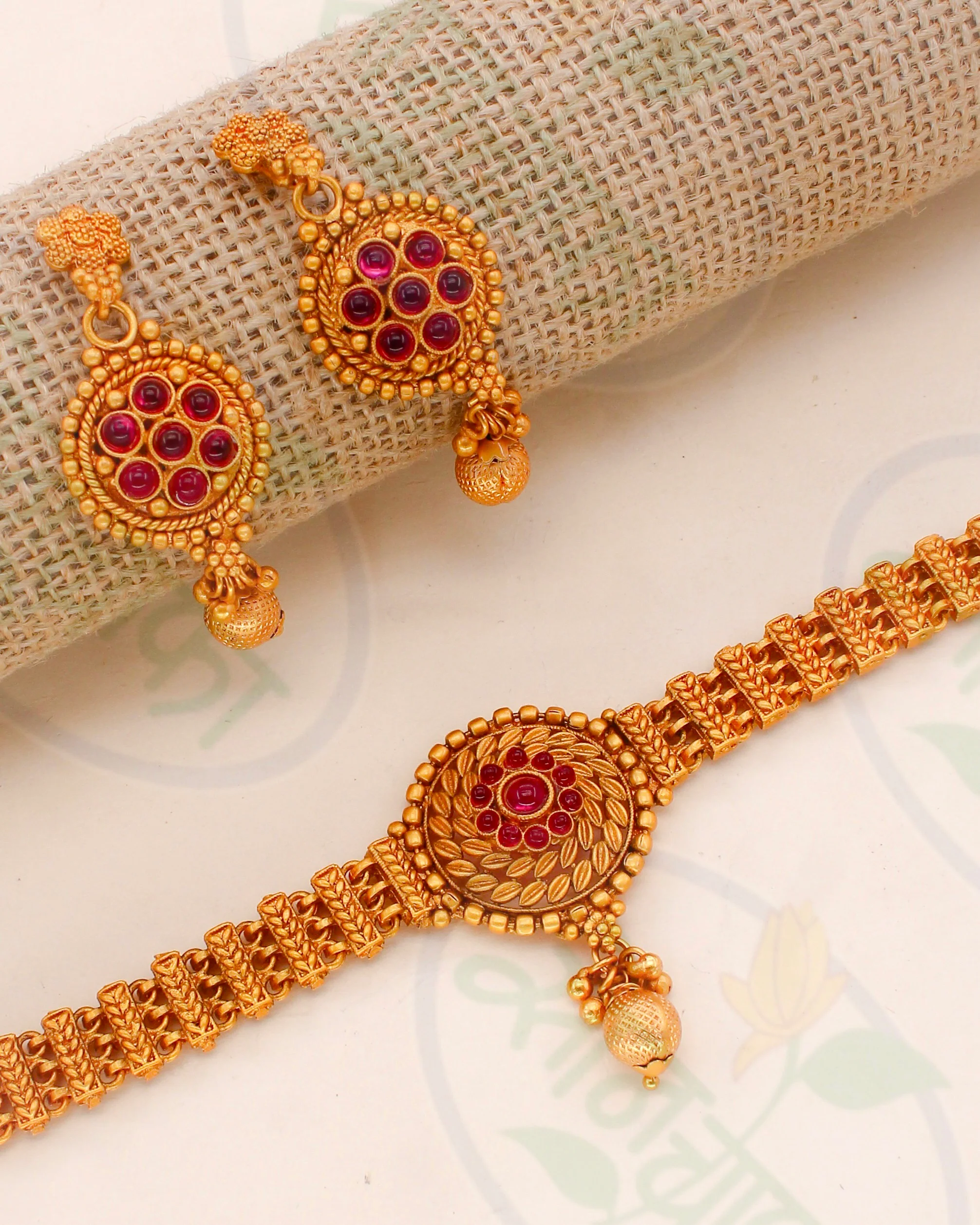 CIRCLE DESIGNER NECKLACE