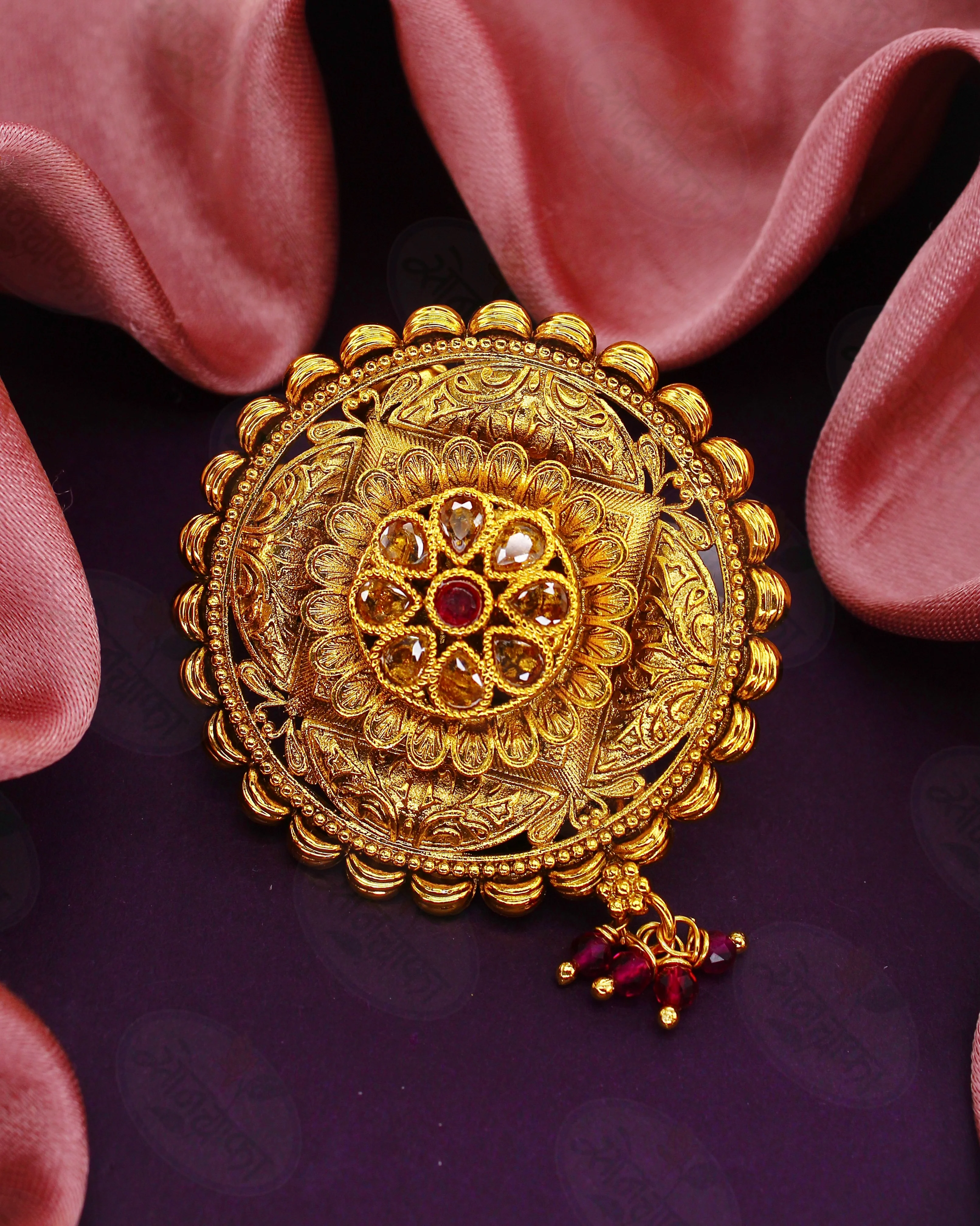 CAPTIVATING ANTIQUE GOLD SAREEPIN - Image 2